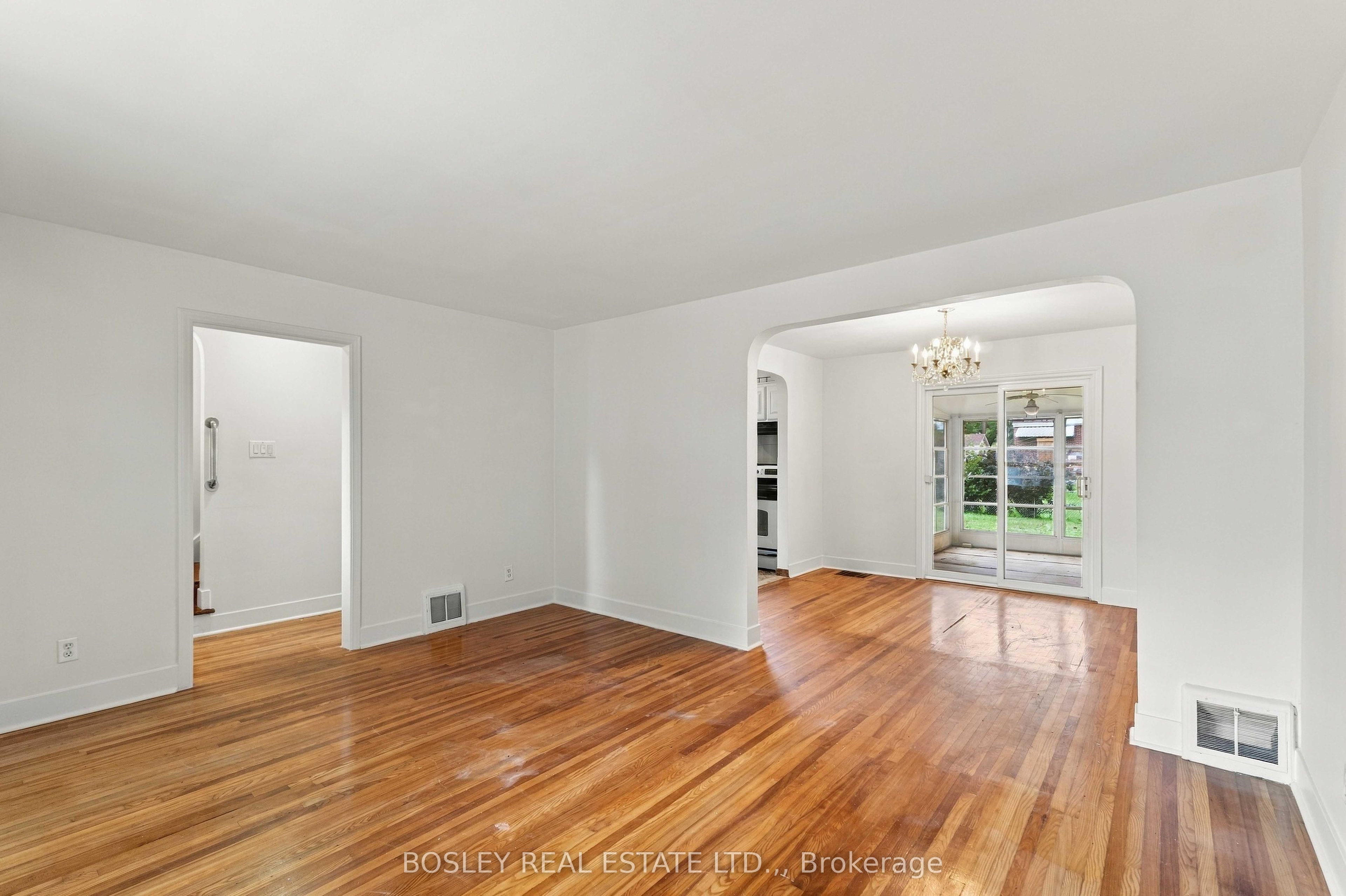 5663 Morse Avenue Property Photo 5