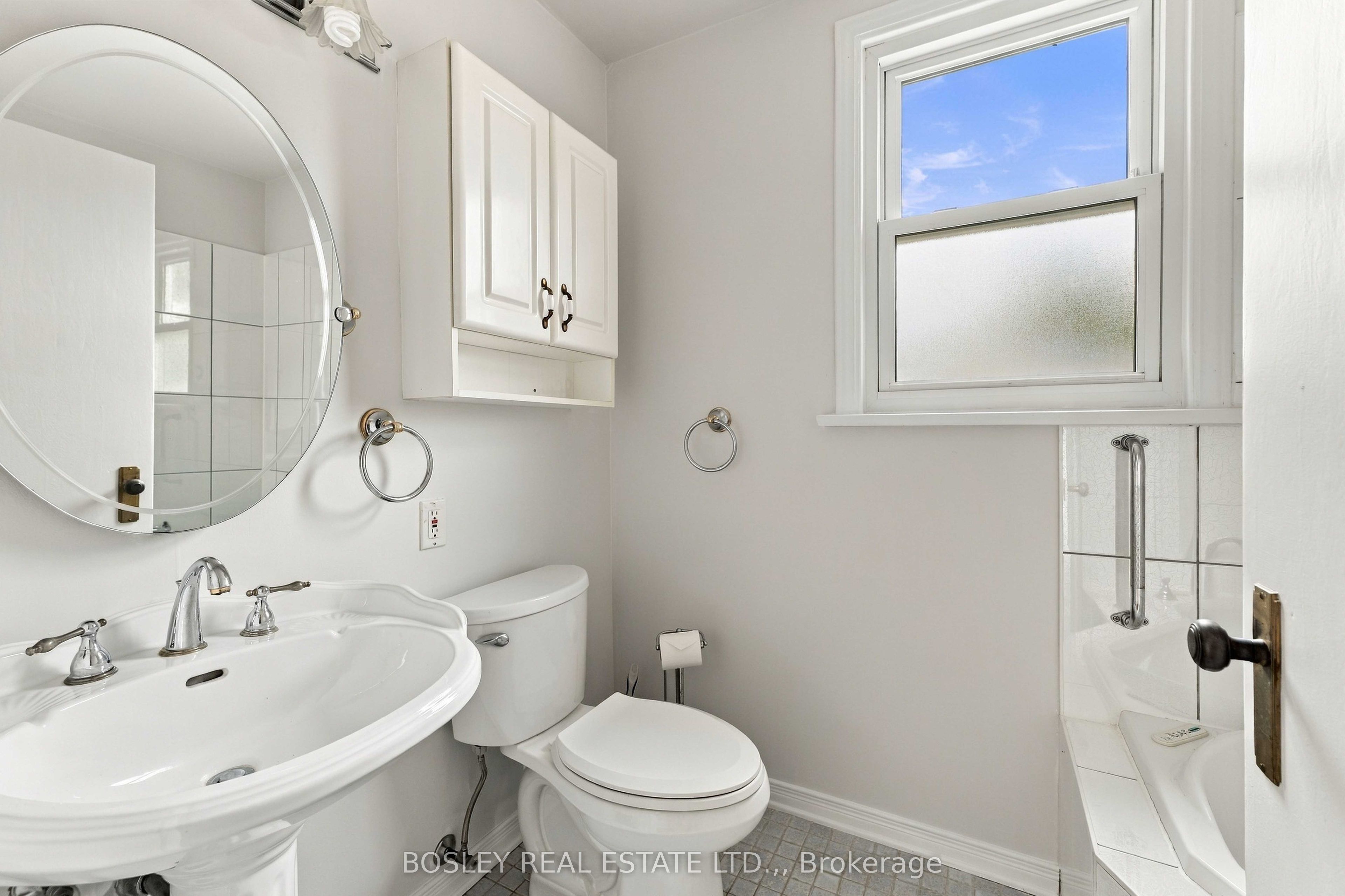 5663 Morse Avenue Property Photo 16