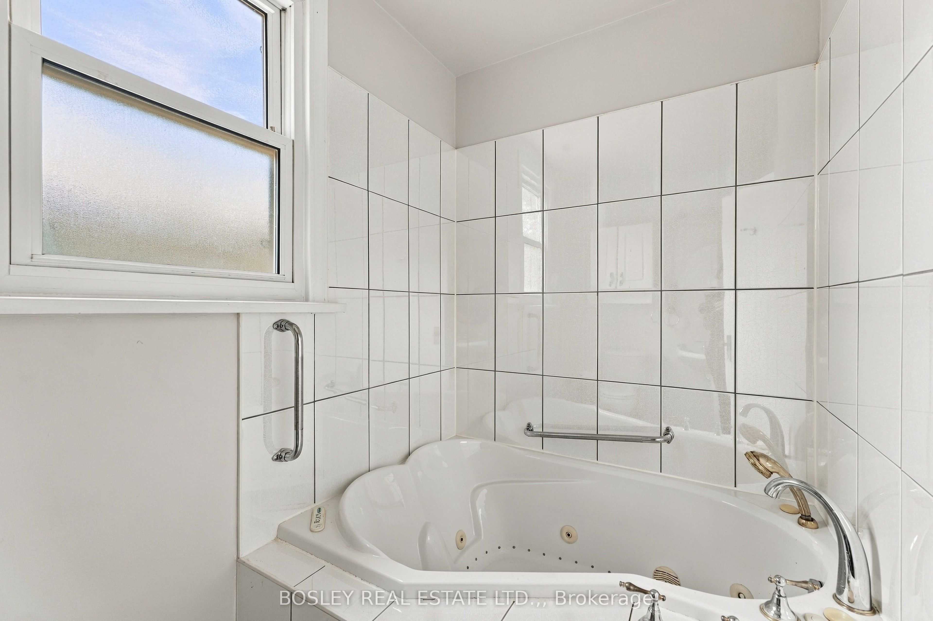 5663 Morse Avenue Property Photo 17