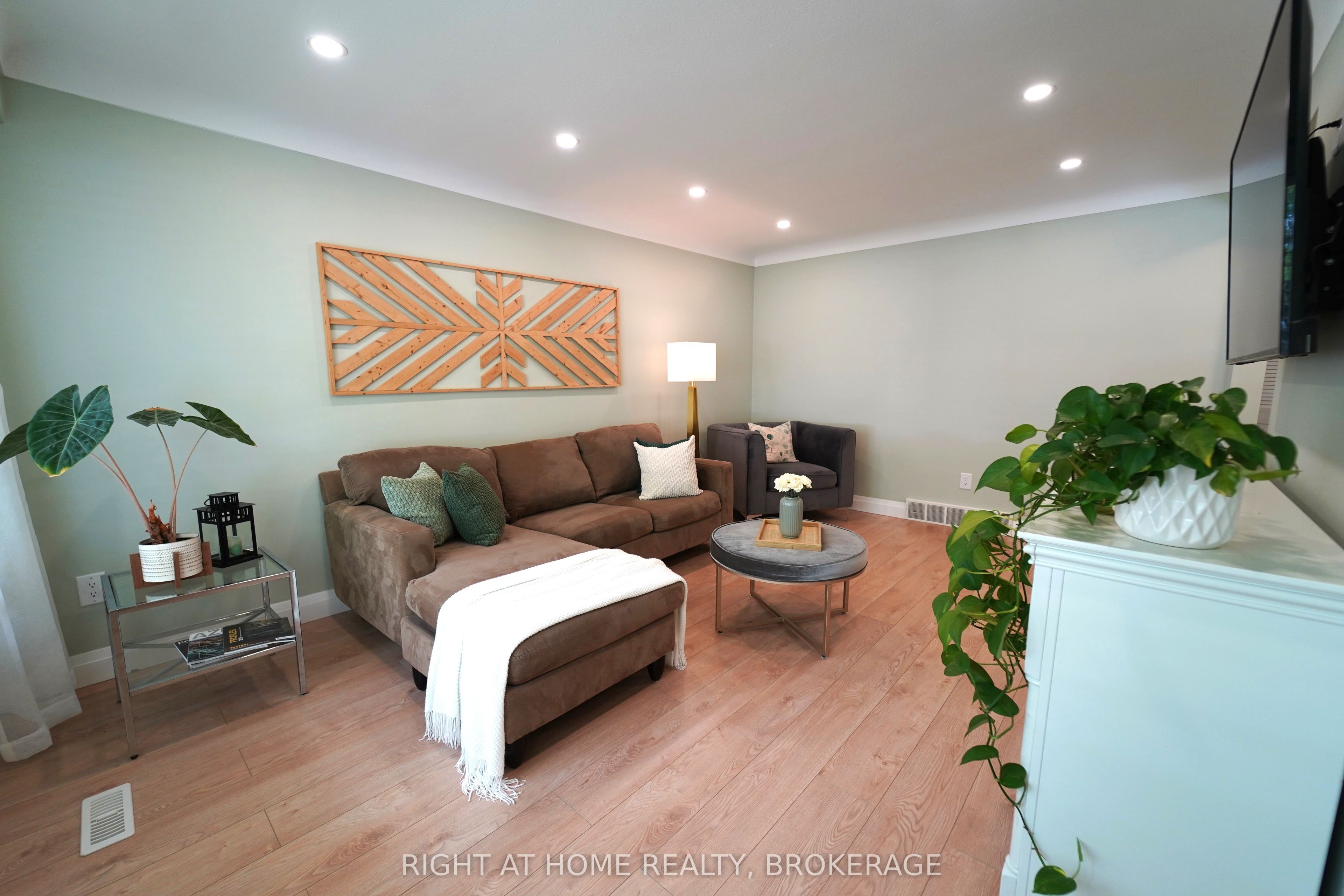 34 Densgrove Drive Property Photo 5