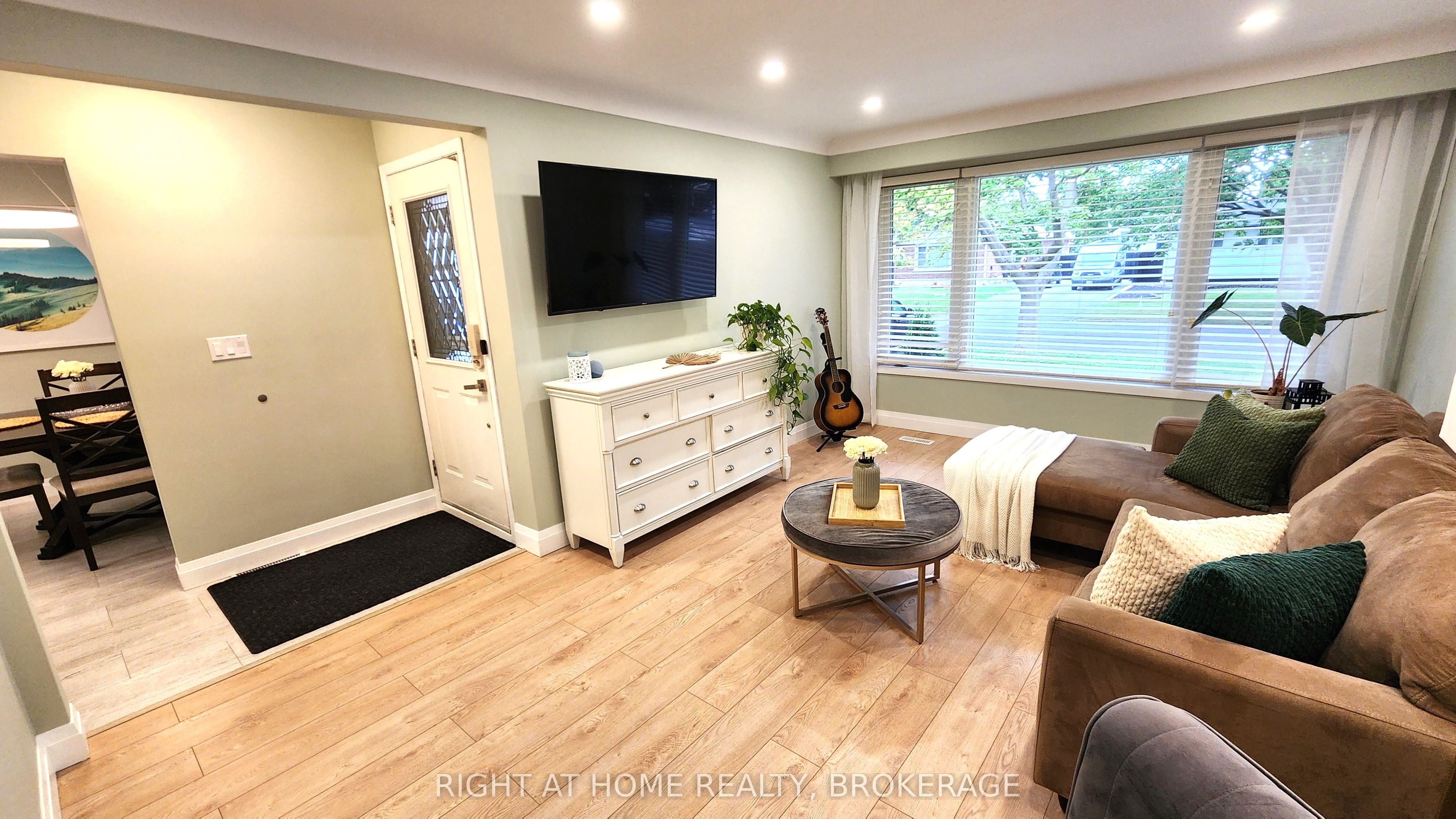 34 Densgrove Drive Property Photo 6