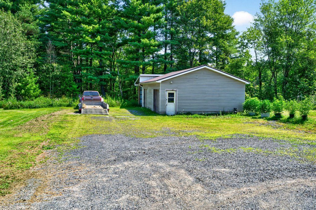 11703 Highway 41 Property Photo 5
