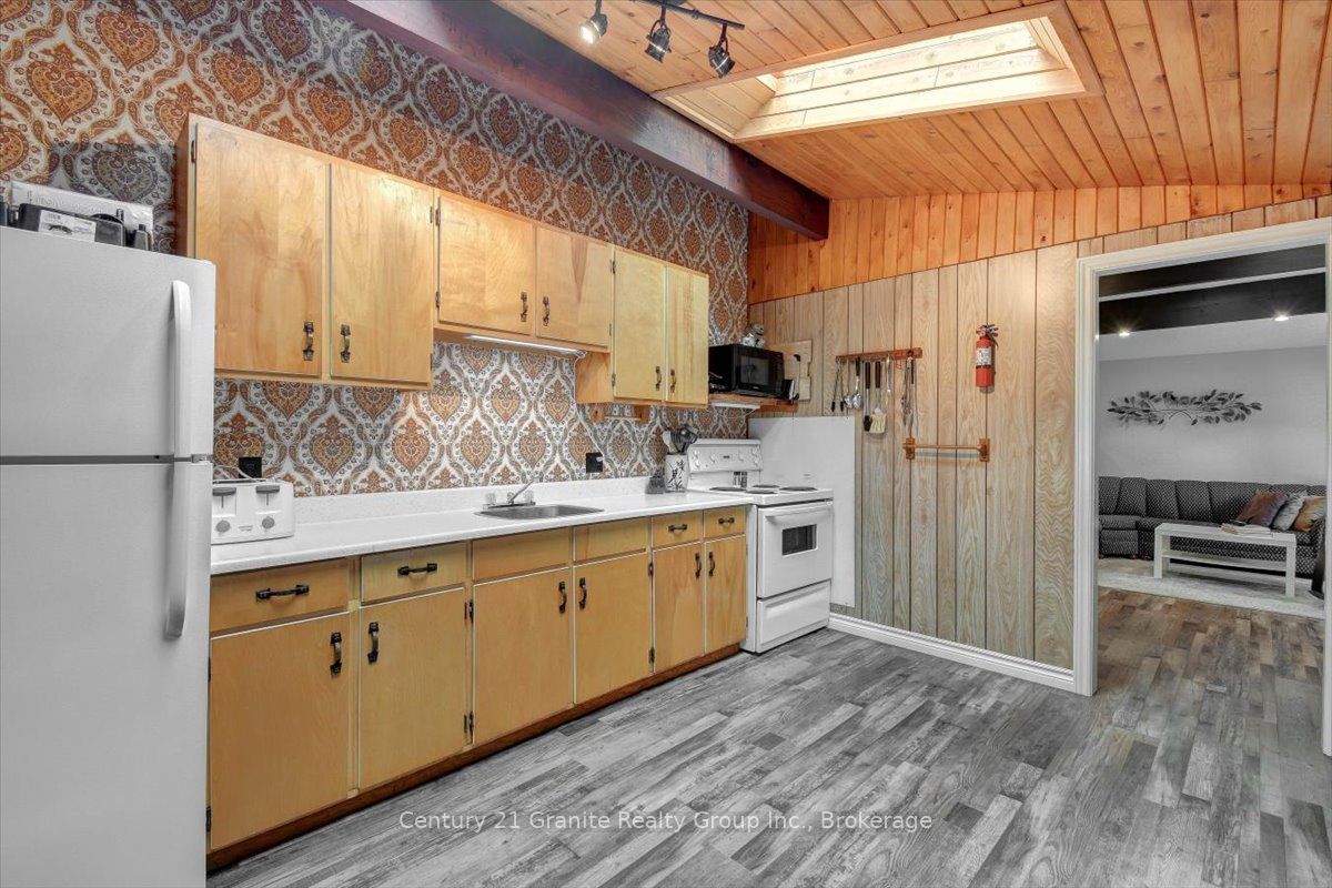 1827 Mcgillvray Road Property Photo 8