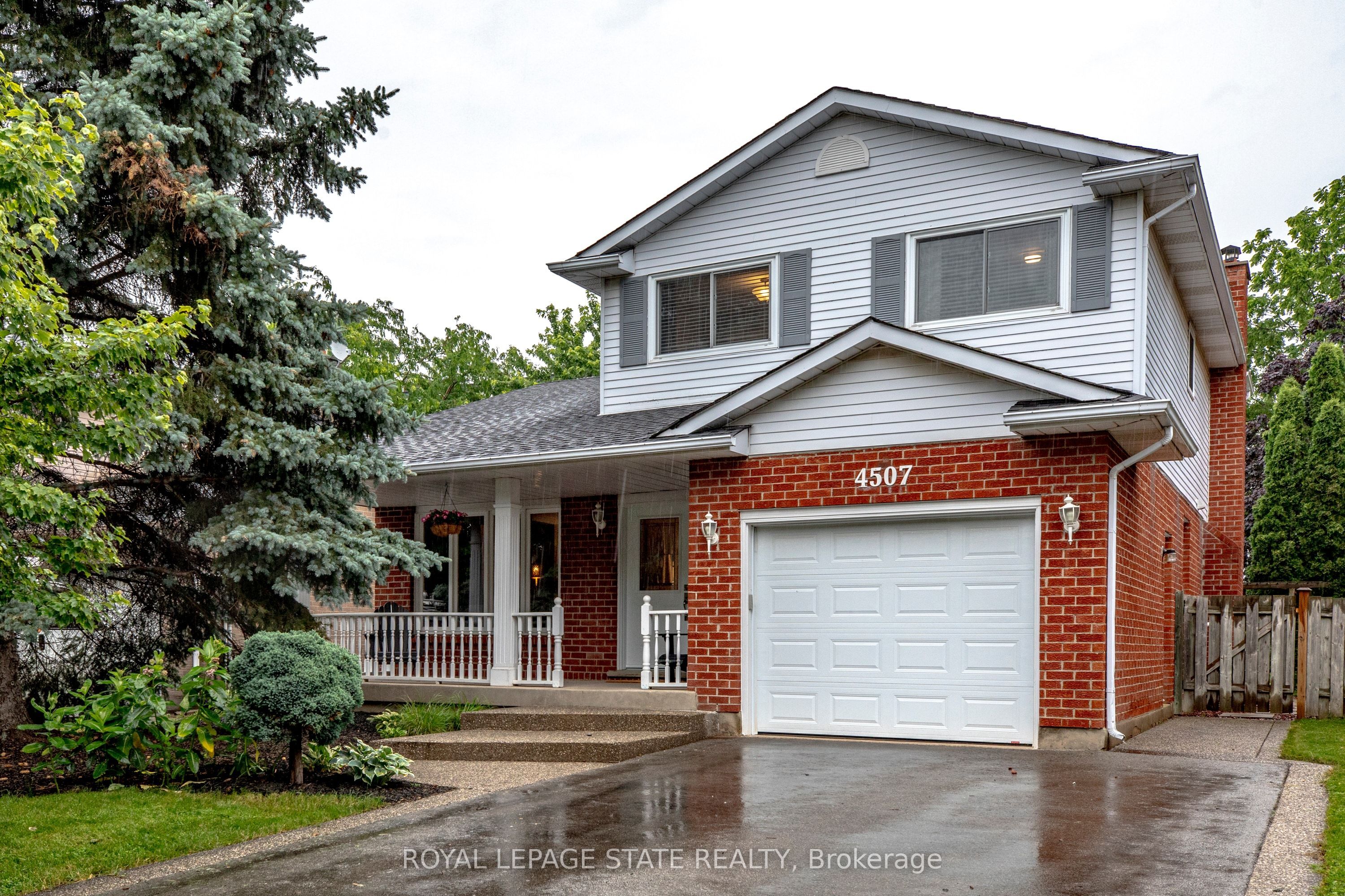 4507 Ivy Gardens Crescent Property Photo 3