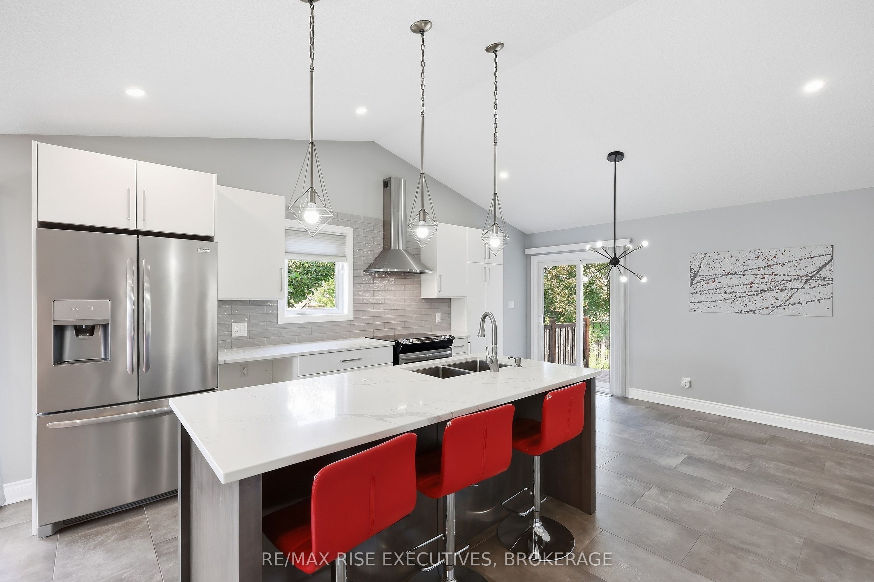 1500 Crimson Crescent Property Photo 10