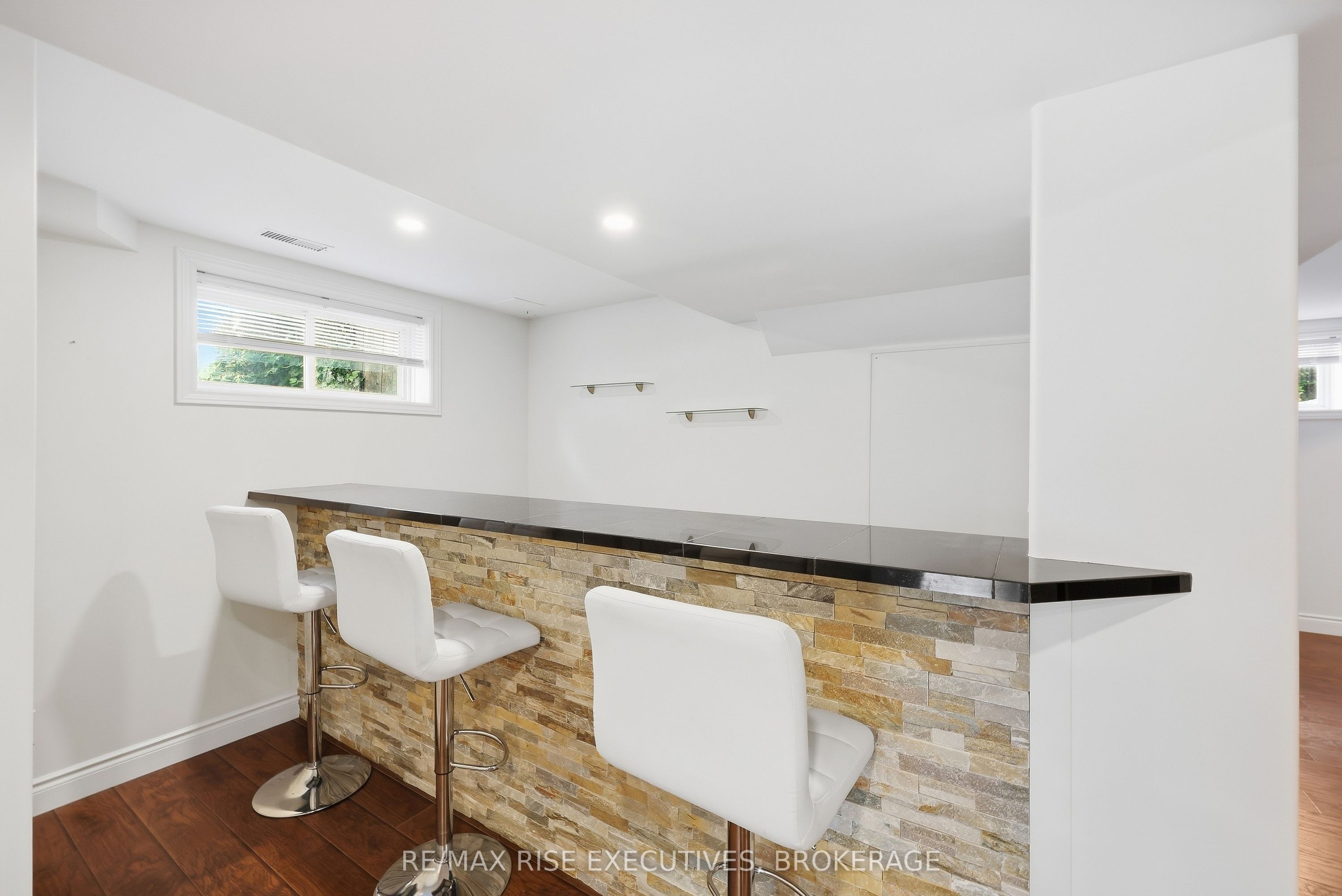 1500 Crimson Crescent Property Photo 28