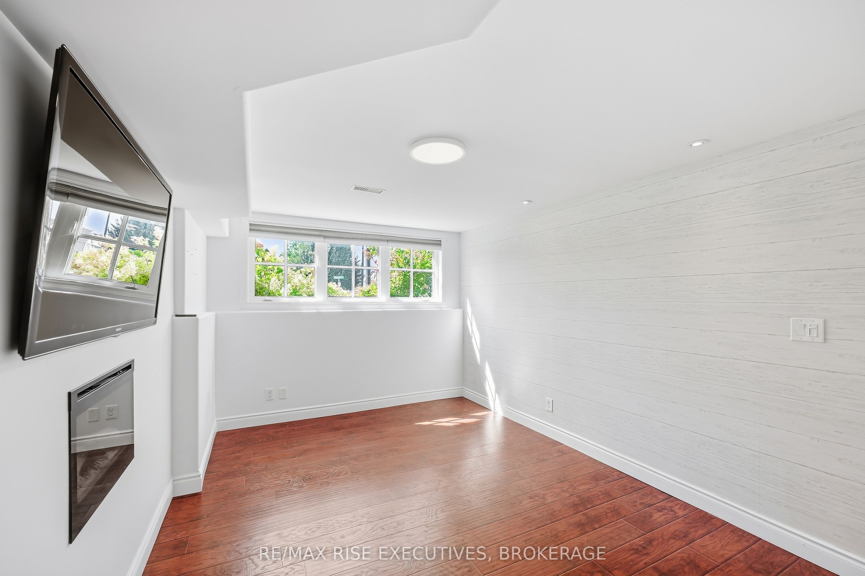 1500 Crimson Crescent Property Photo 32