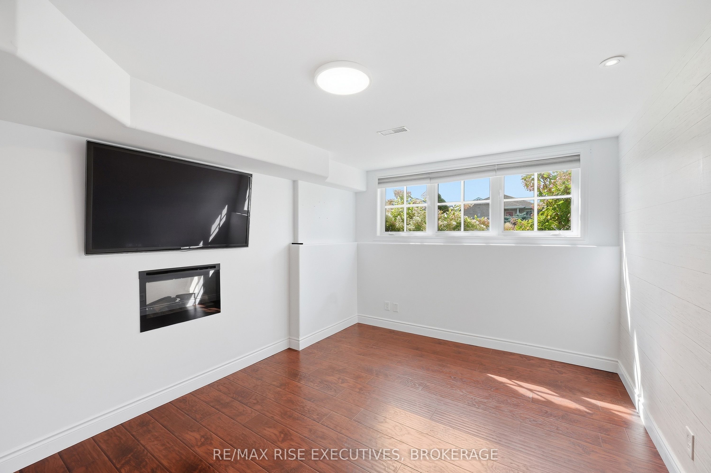1500 Crimson Crescent Property Photo 33