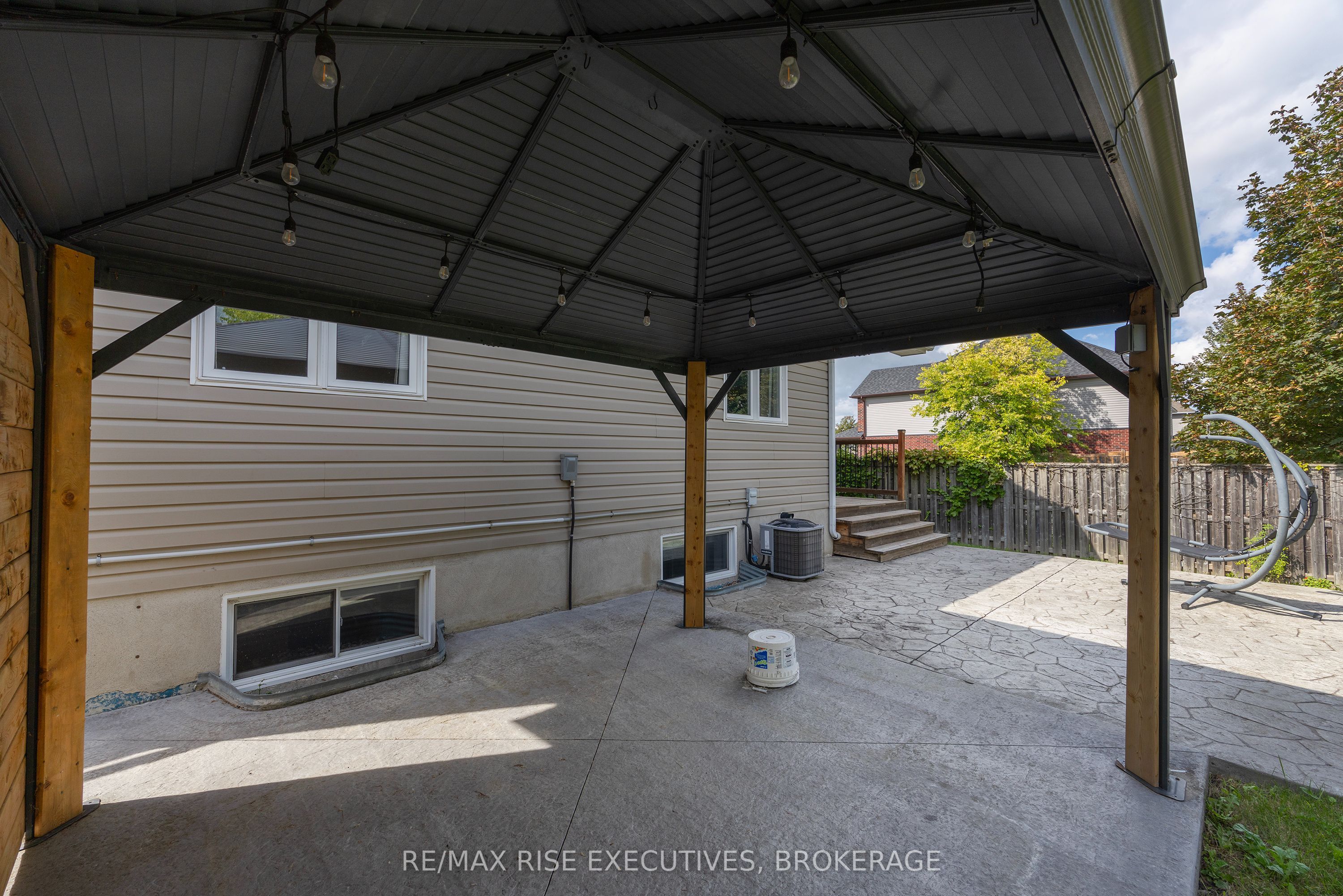 1500 Crimson Crescent Property Photo 40