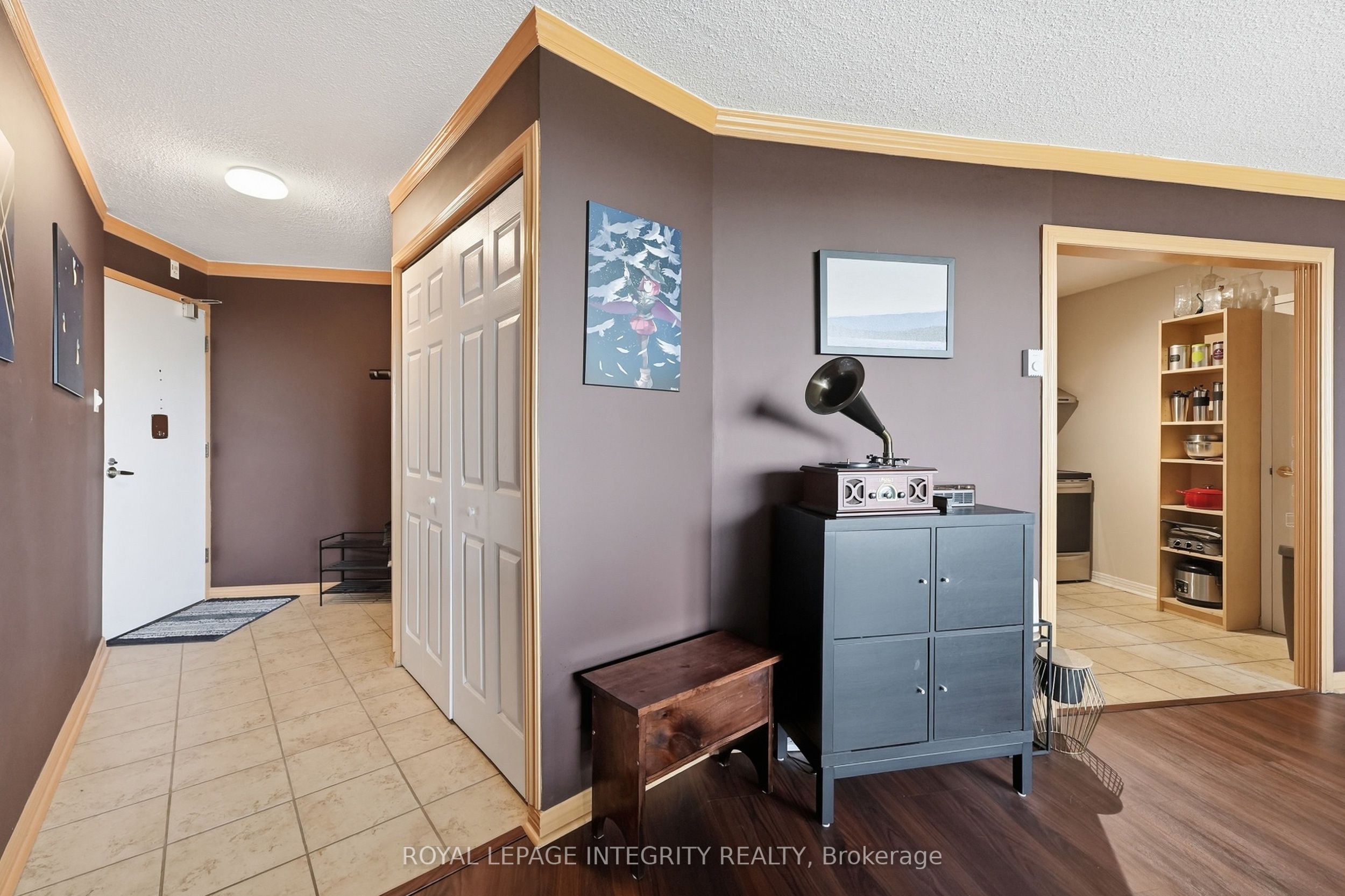 900 Dynes Road 806 Property Photo 6