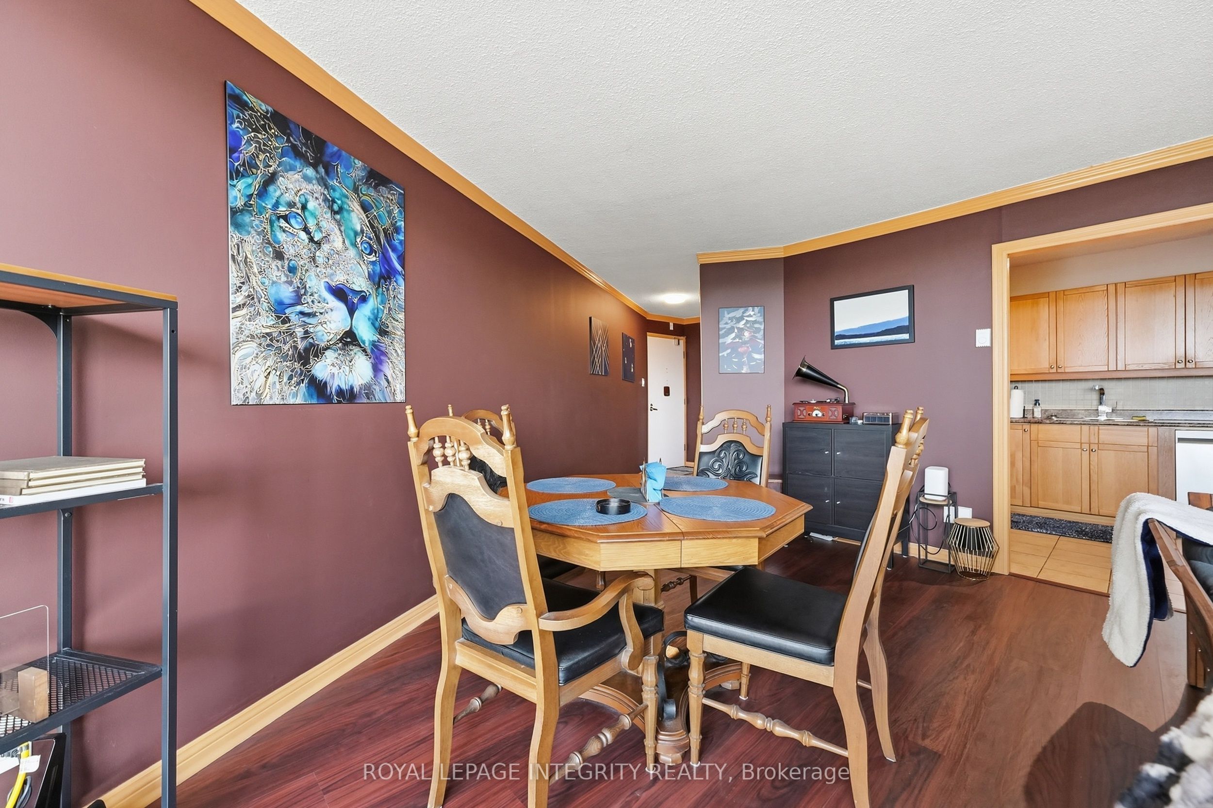900 Dynes Road 806 Property Photo 12