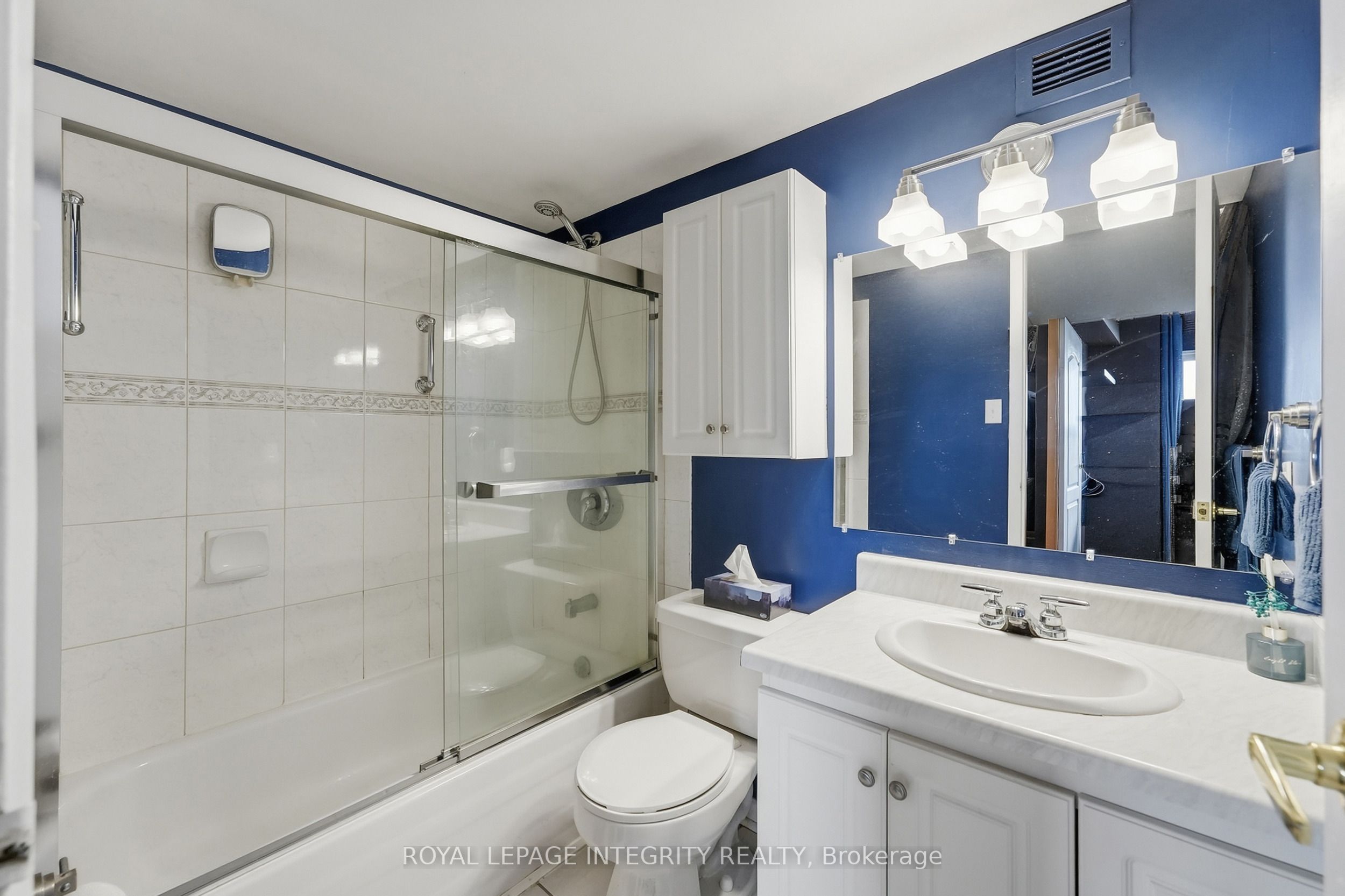 900 Dynes Road 806 Property Photo 23