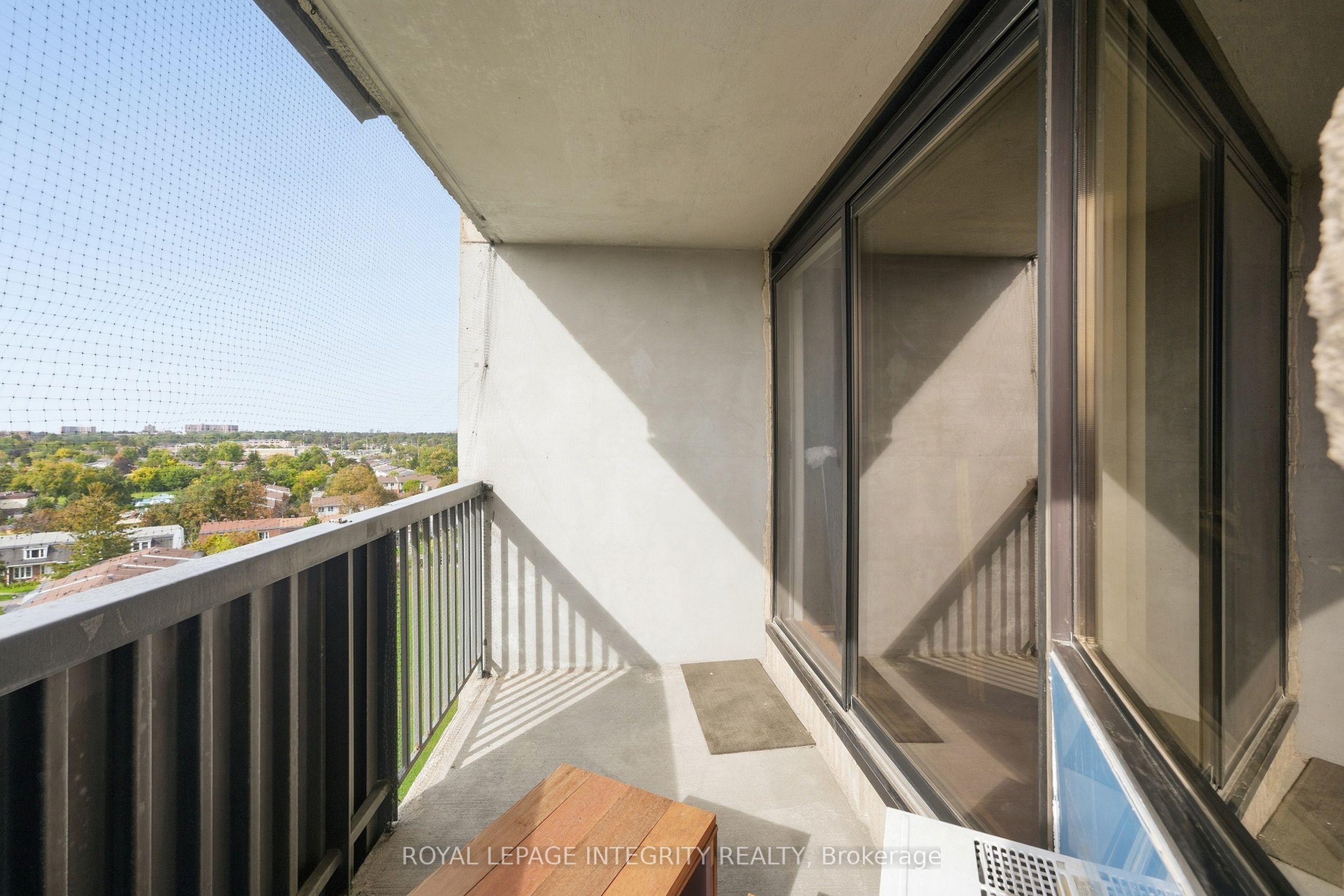 900 Dynes Road 806 Property Photo 25