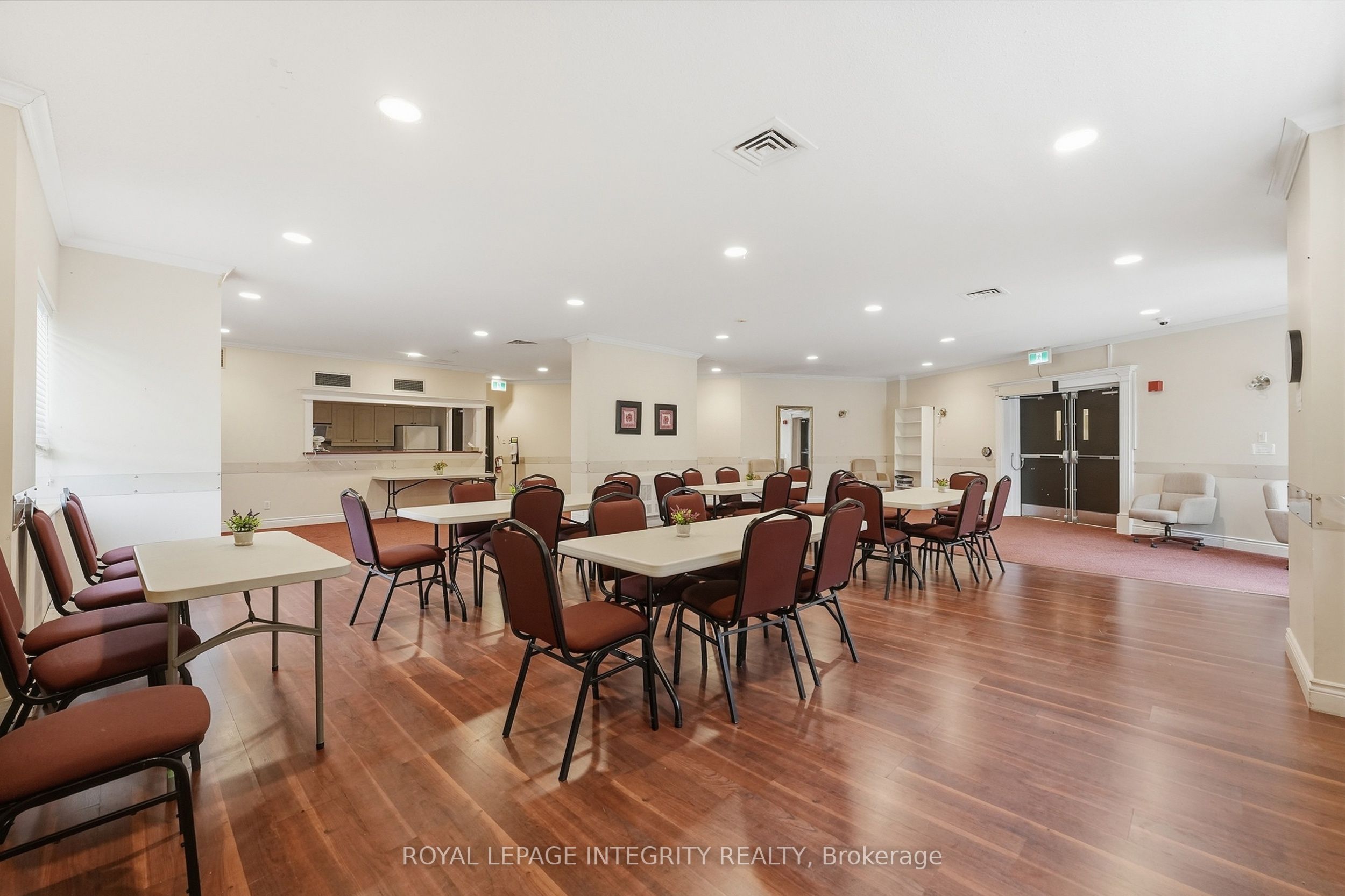 900 Dynes Road 806 Property Photo 28