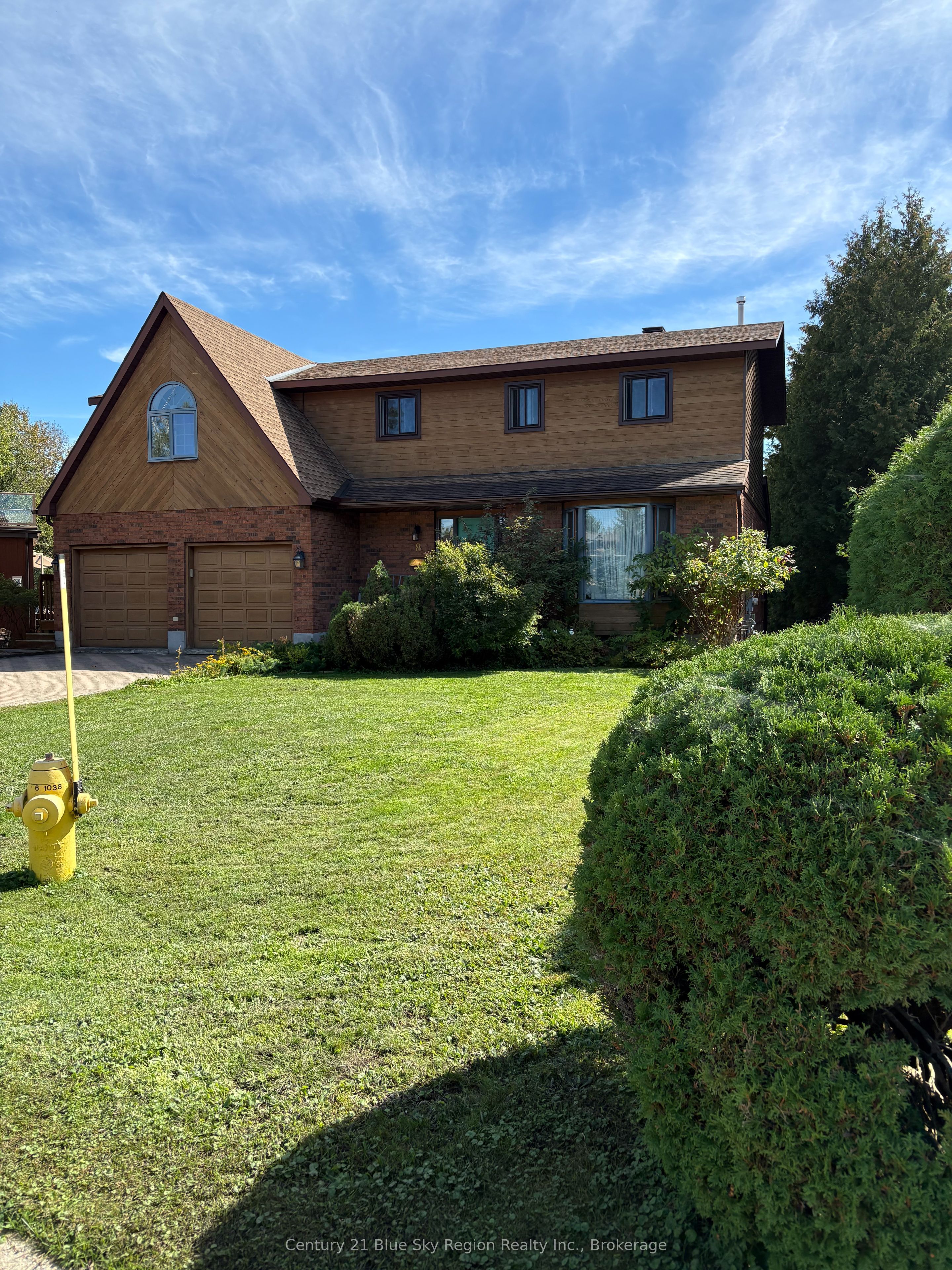 8 Found Court Property Photo 1