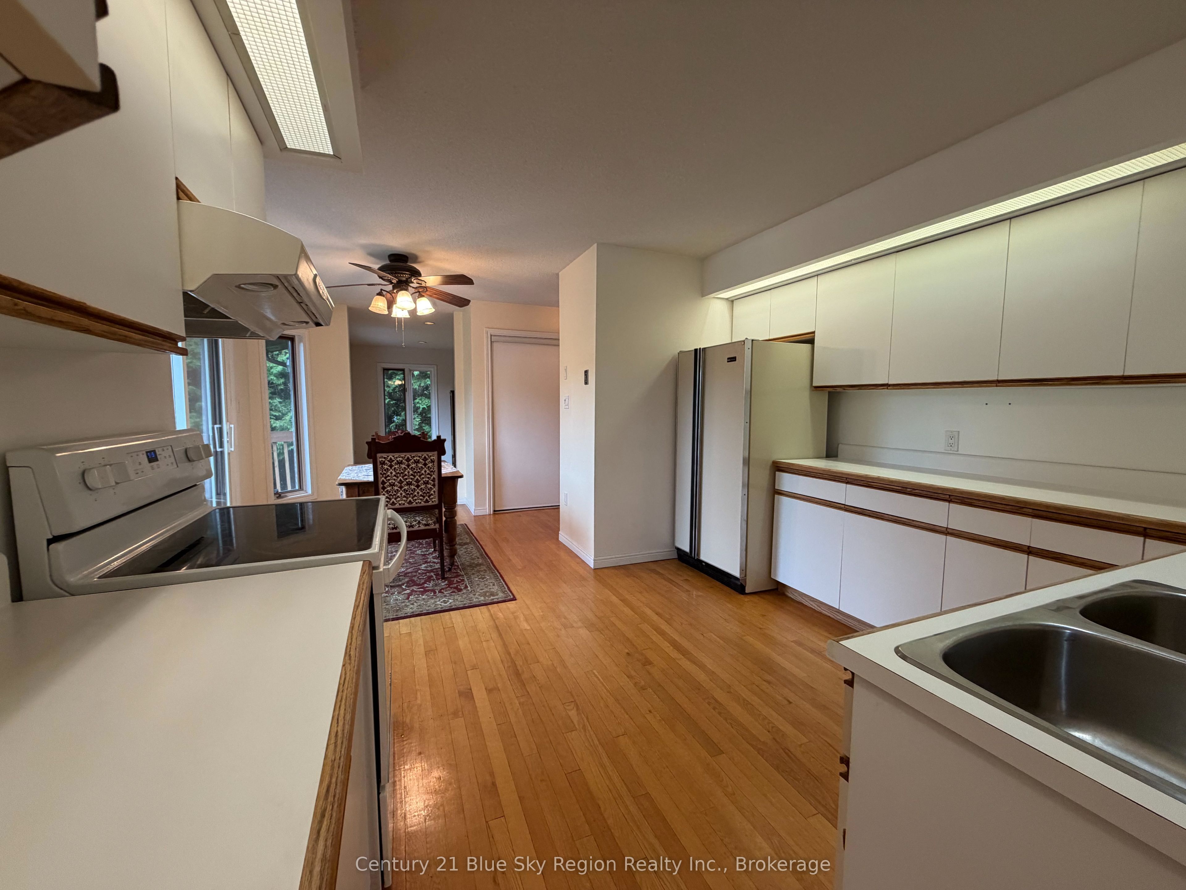 8 Found Court Property Photo 17