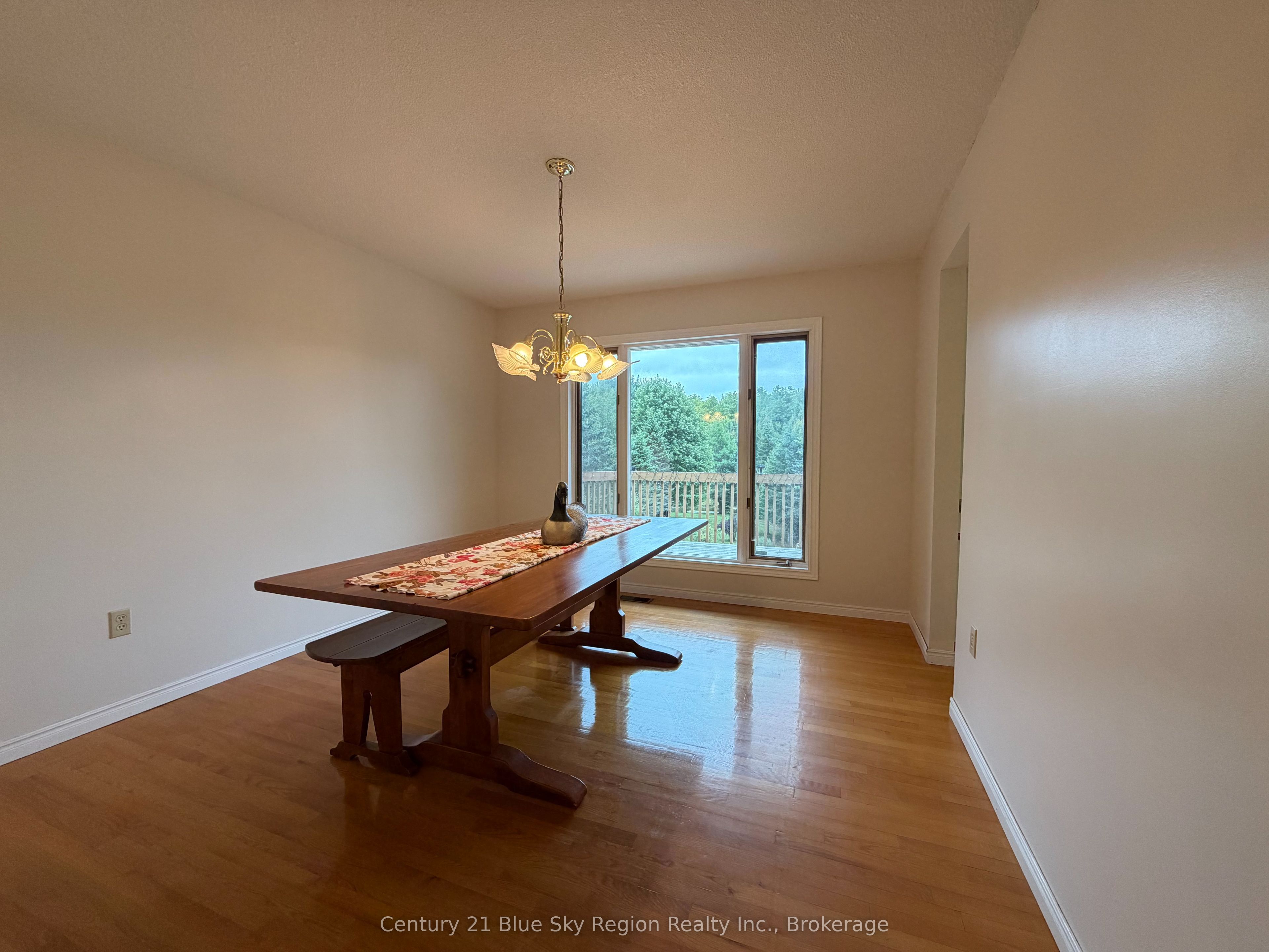 8 Found Court Property Photo 20
