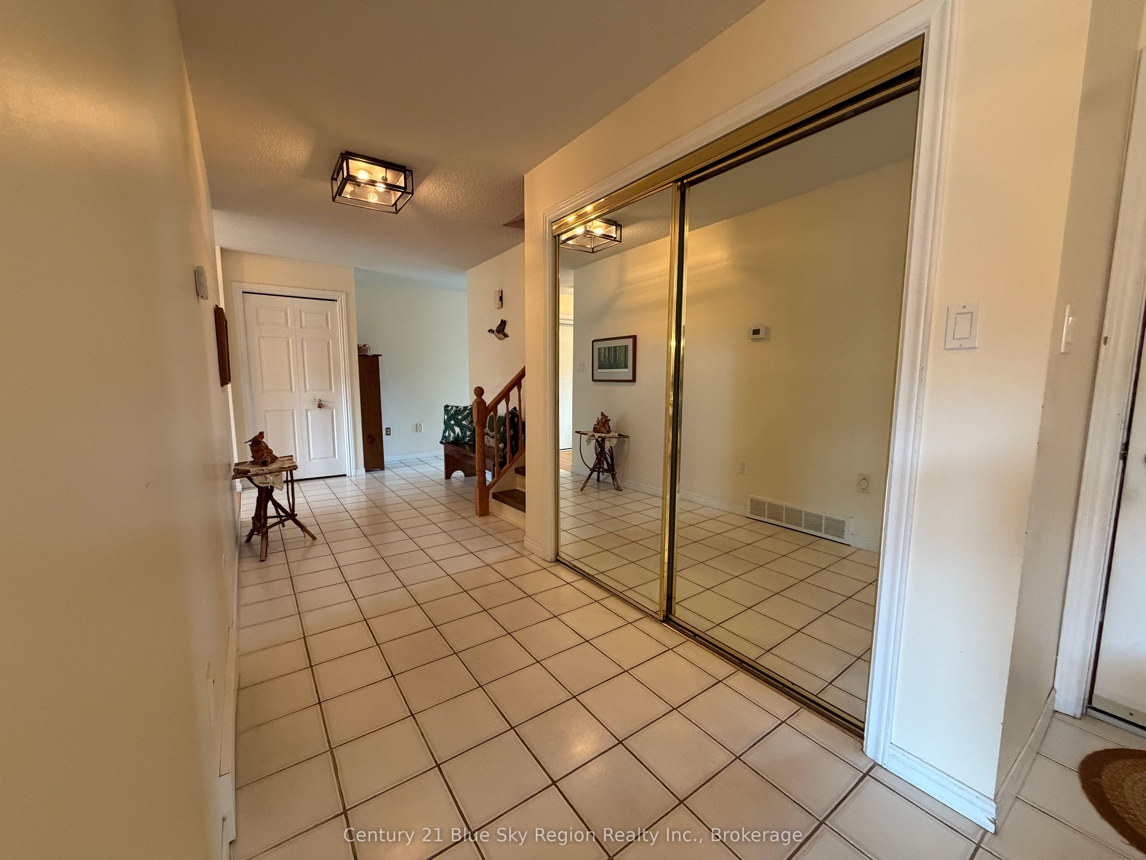8 Found Court Property Photo 22