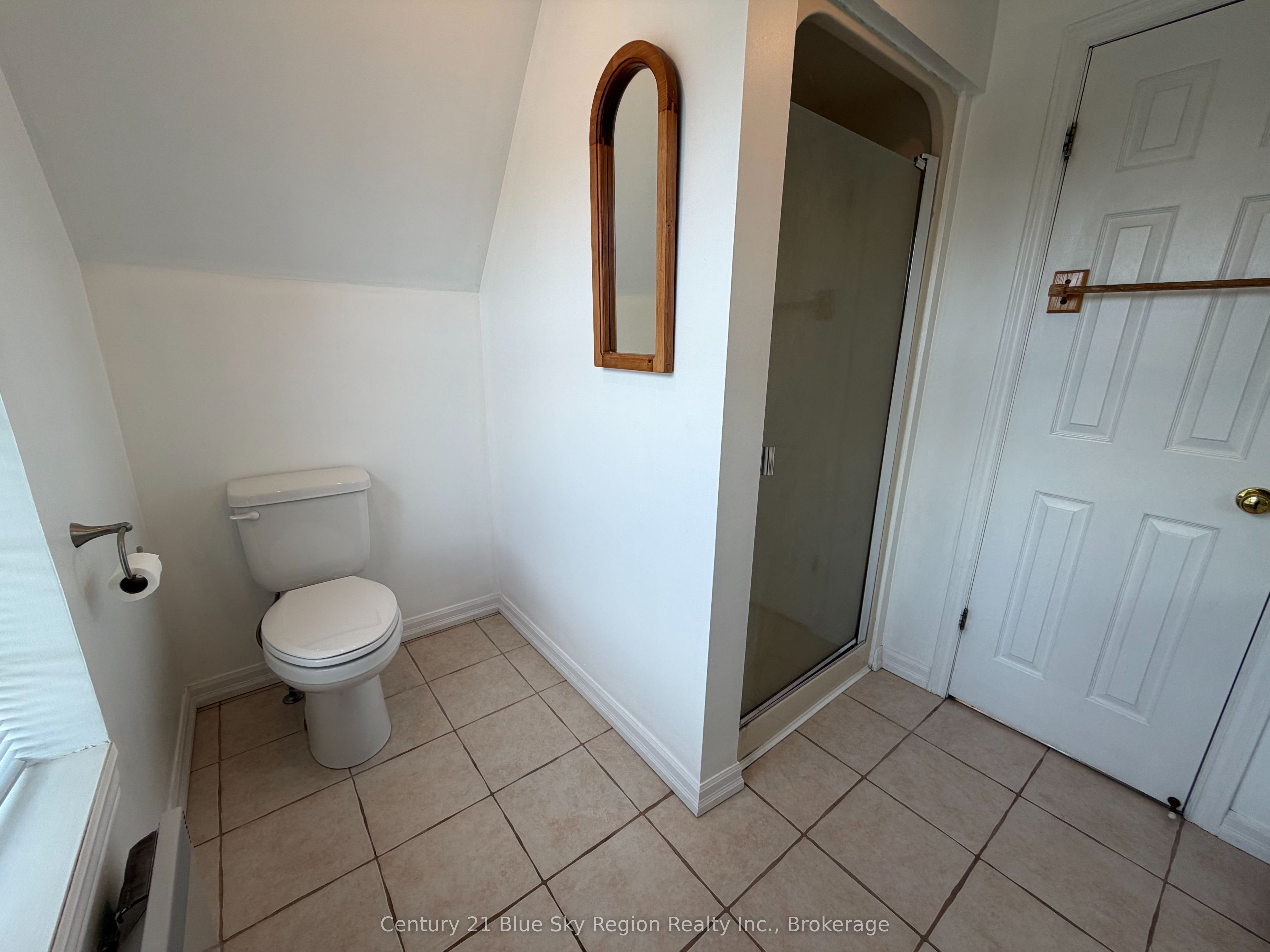 8 Found Court Property Photo 25