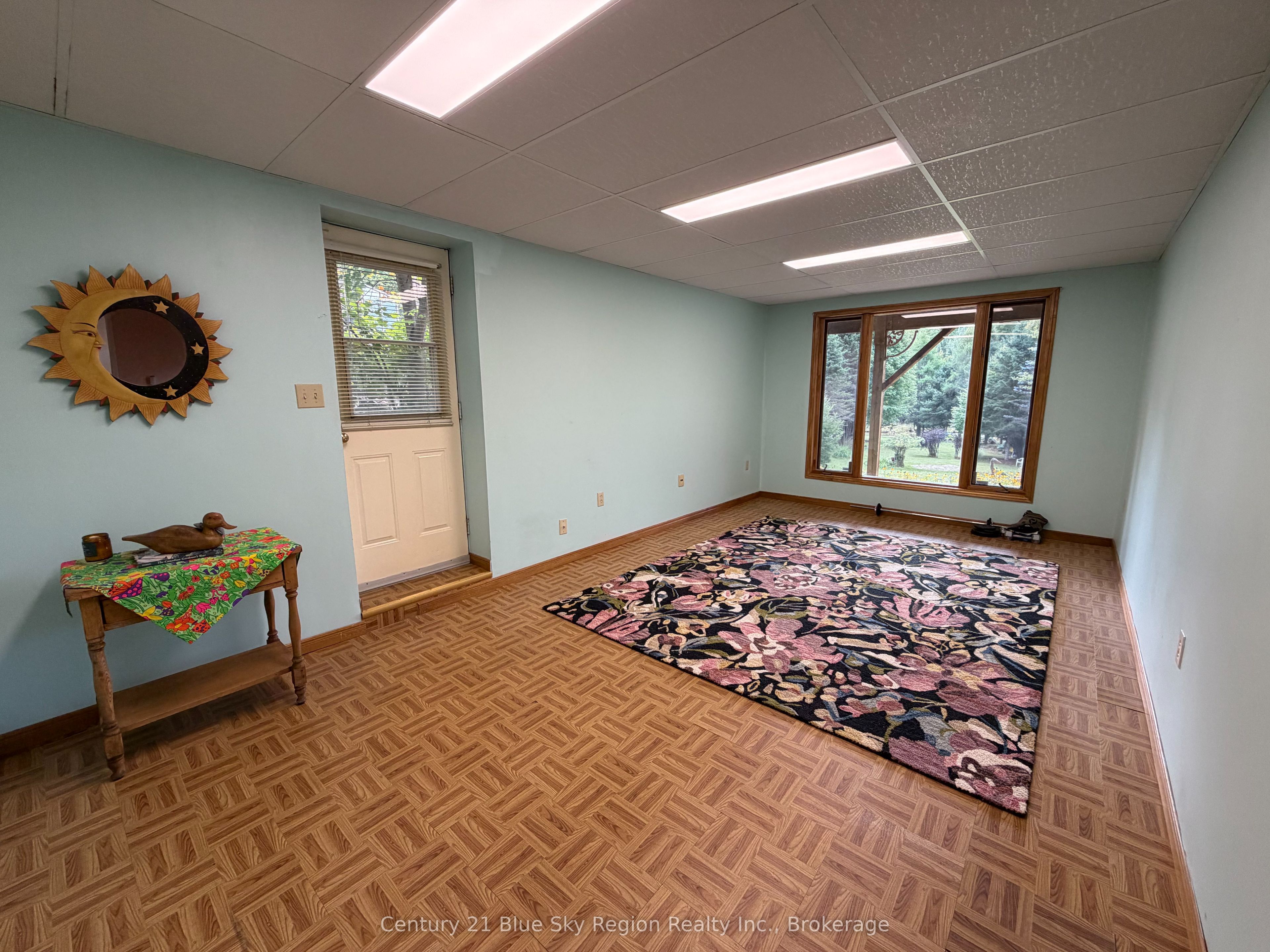 8 Found Court Property Photo 35