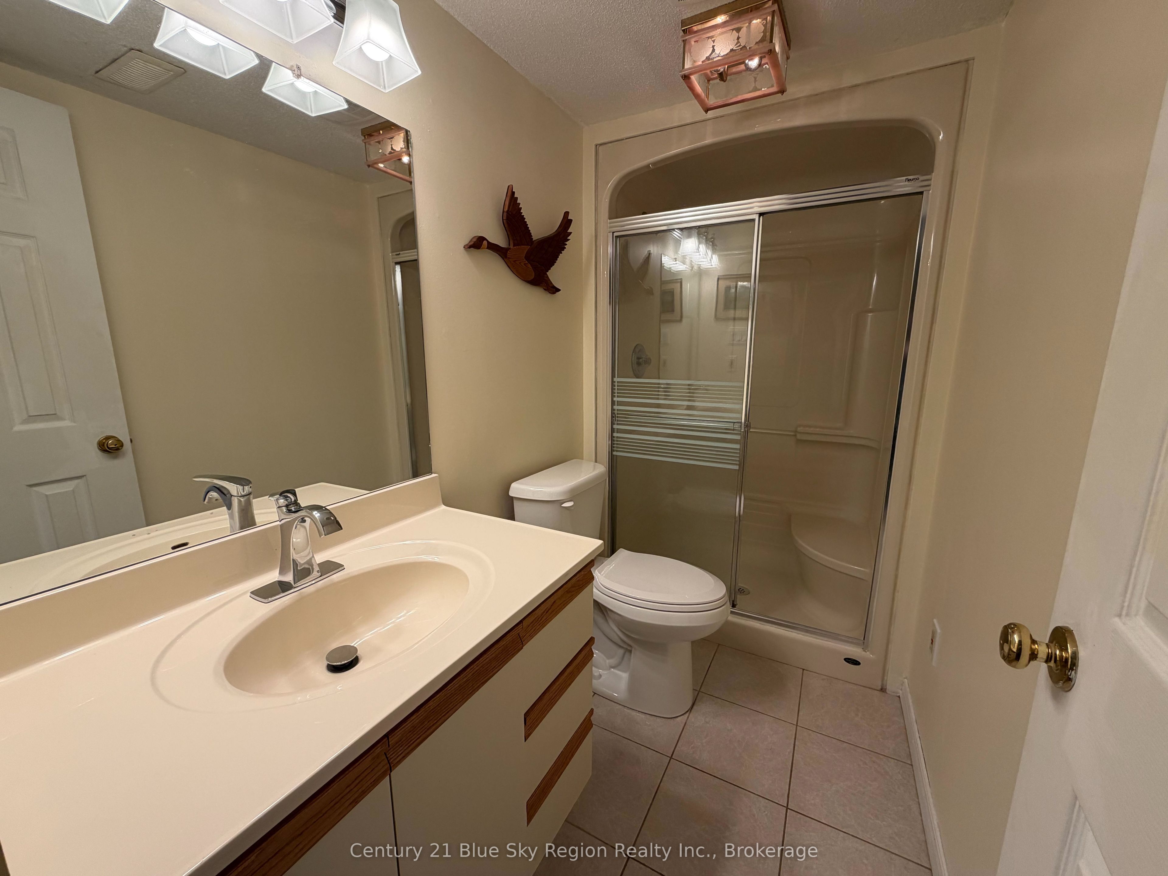 8 Found Court Property Photo 37