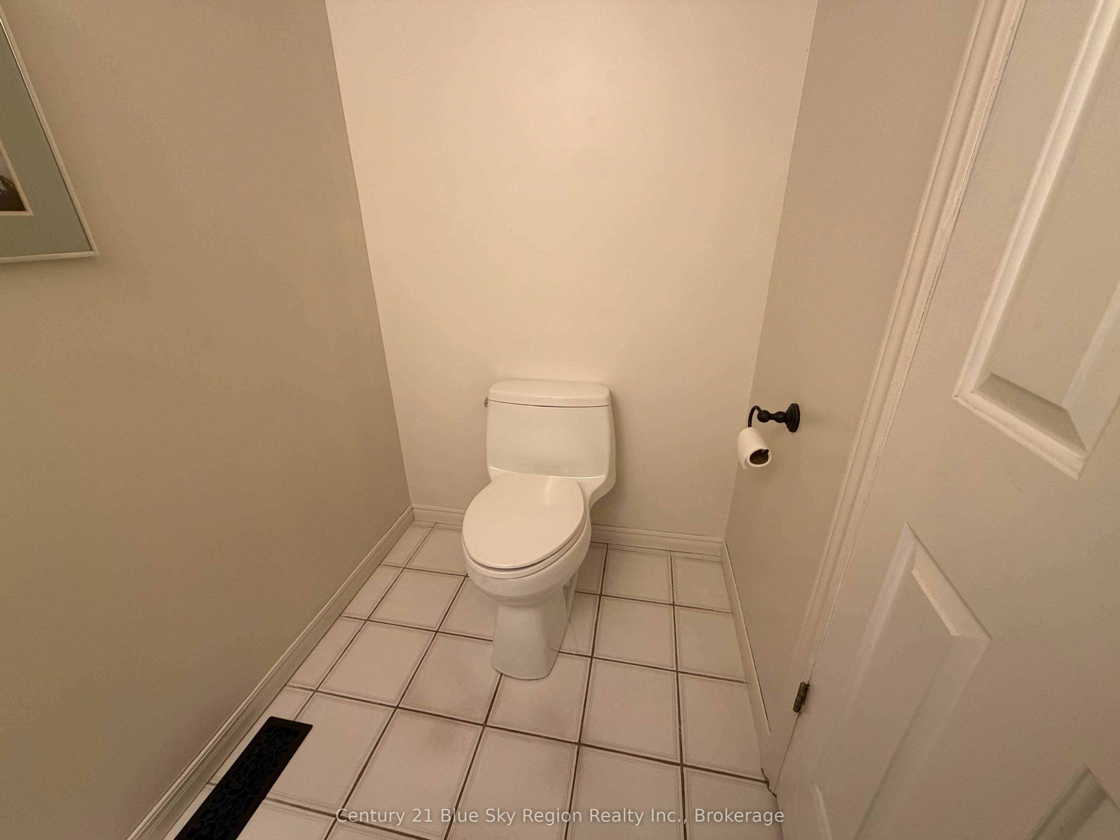 8 Found Court Property Photo 38