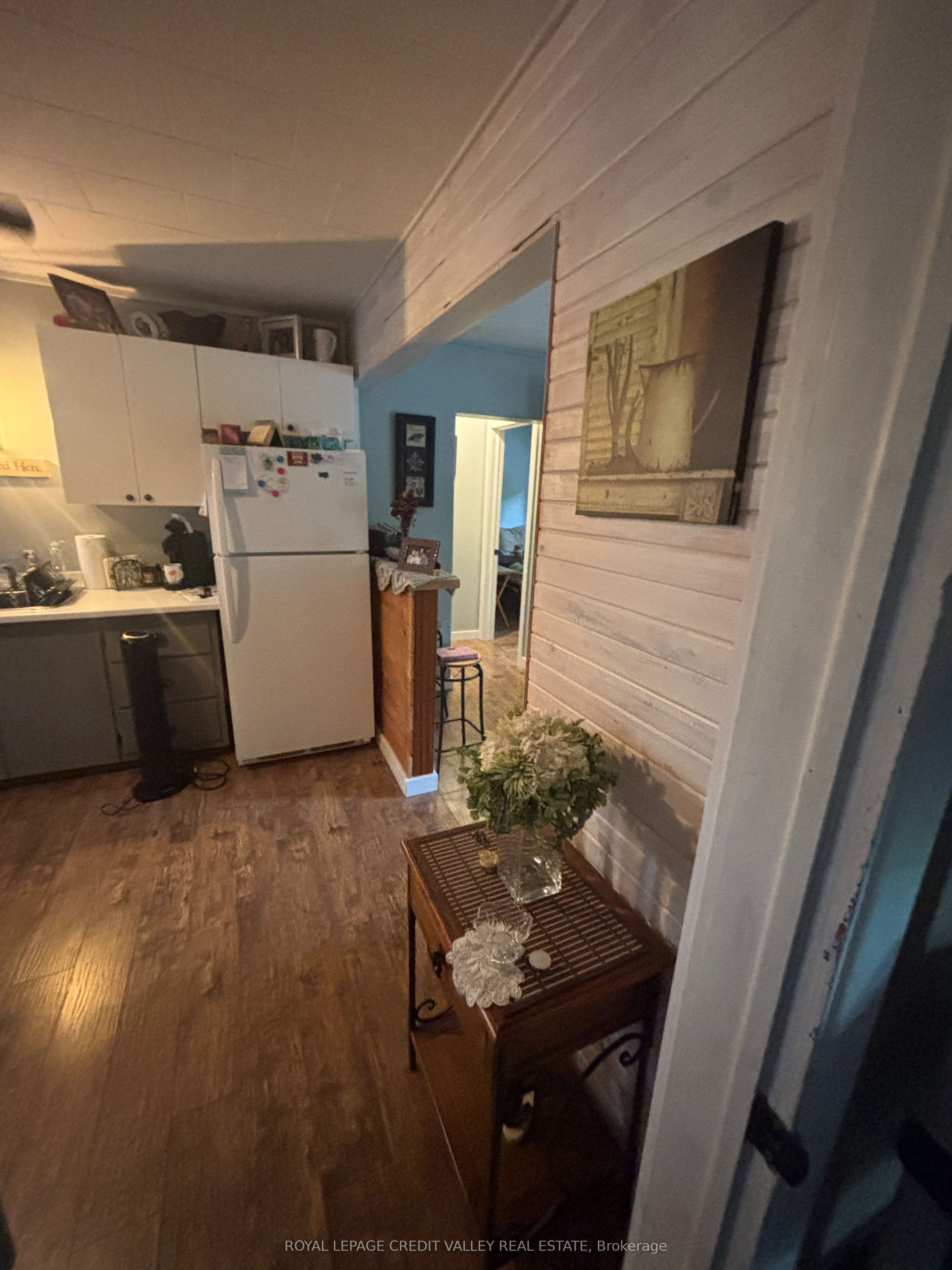 40 Cleak Avenue N Property Photo 12