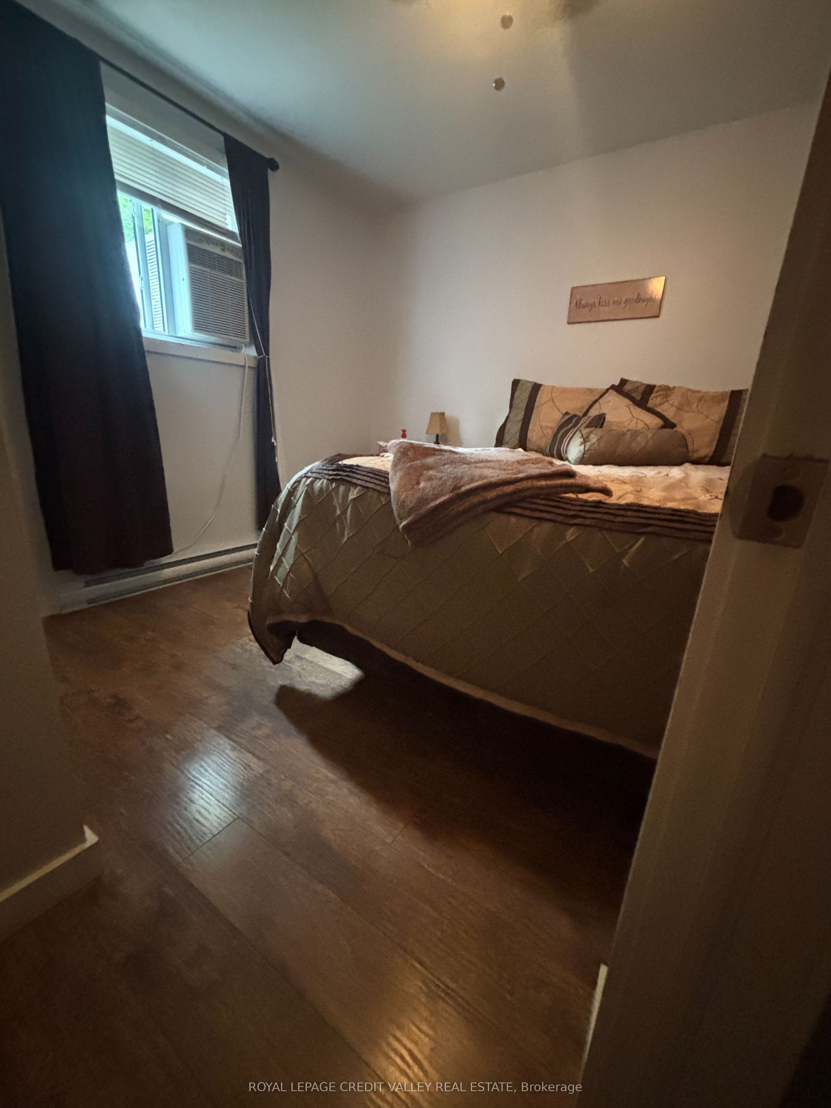 40 Cleak Avenue N Property Photo 18