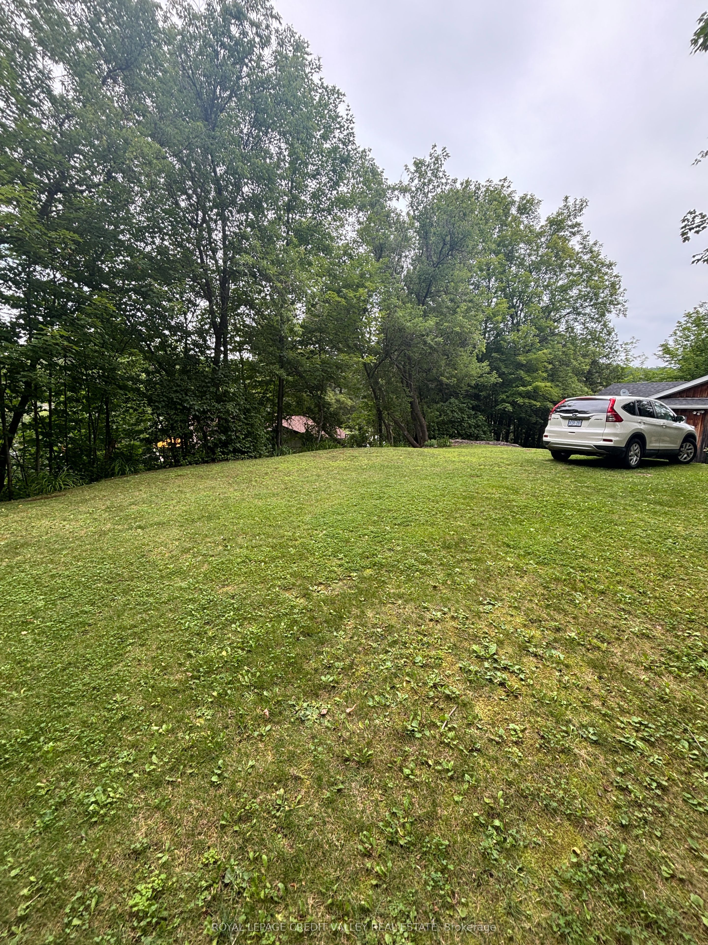 40 Cleak Avenue N Property Photo 23