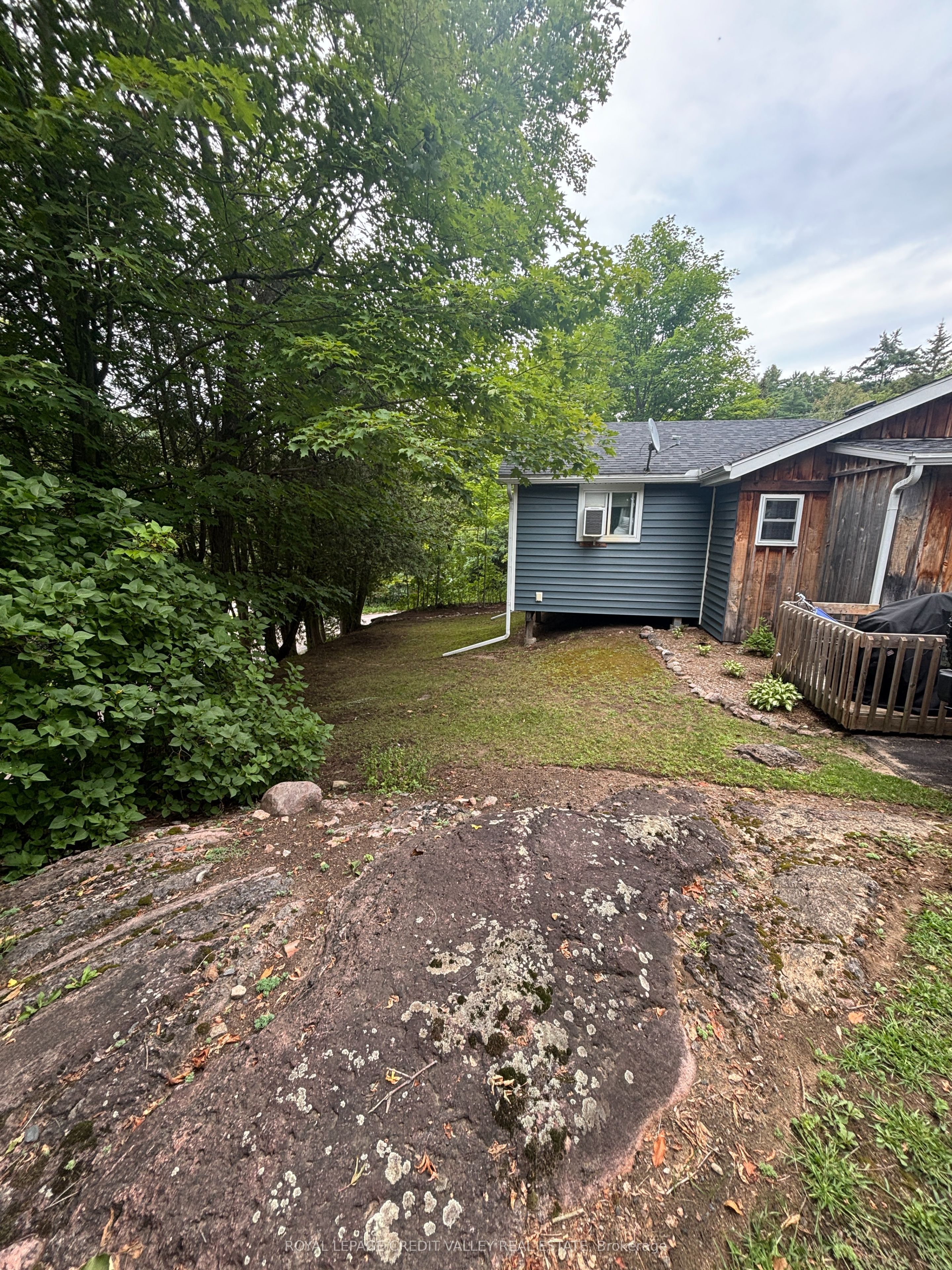 40 Cleak Avenue N Property Photo 26