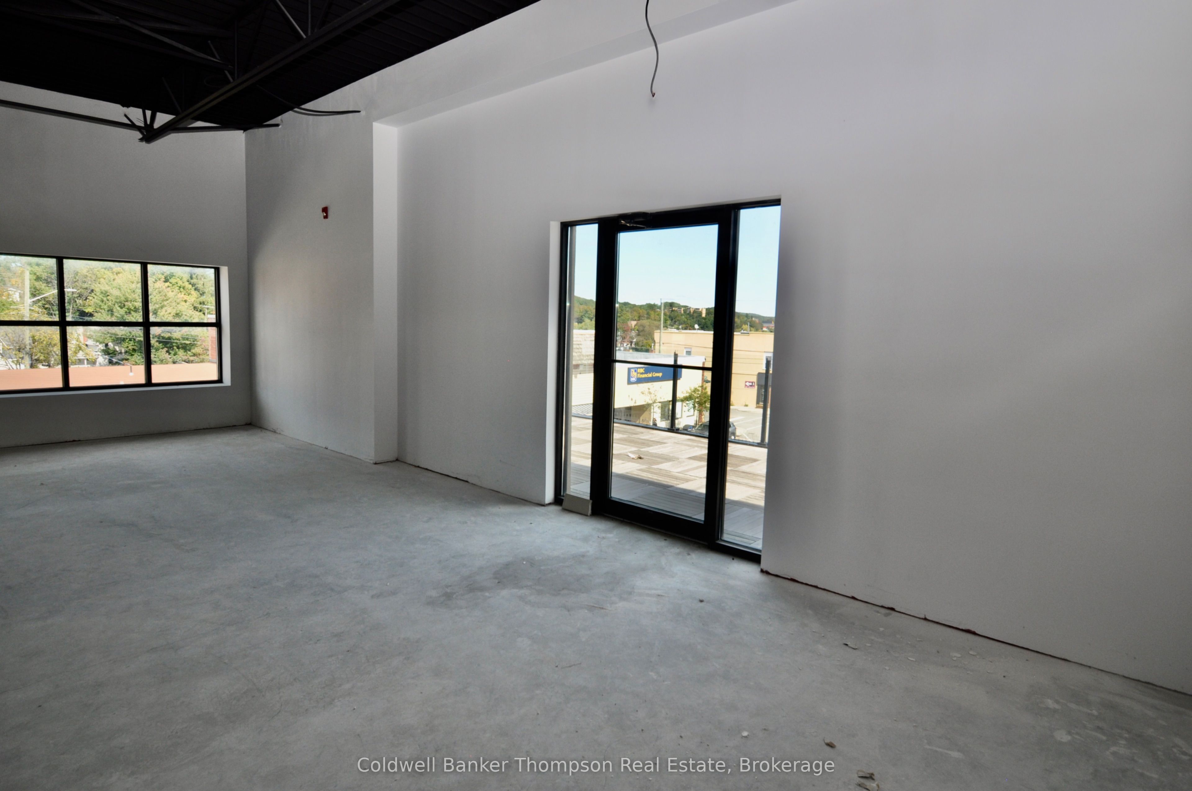 19 Main Street E Unit 2-1 Property Photo 16