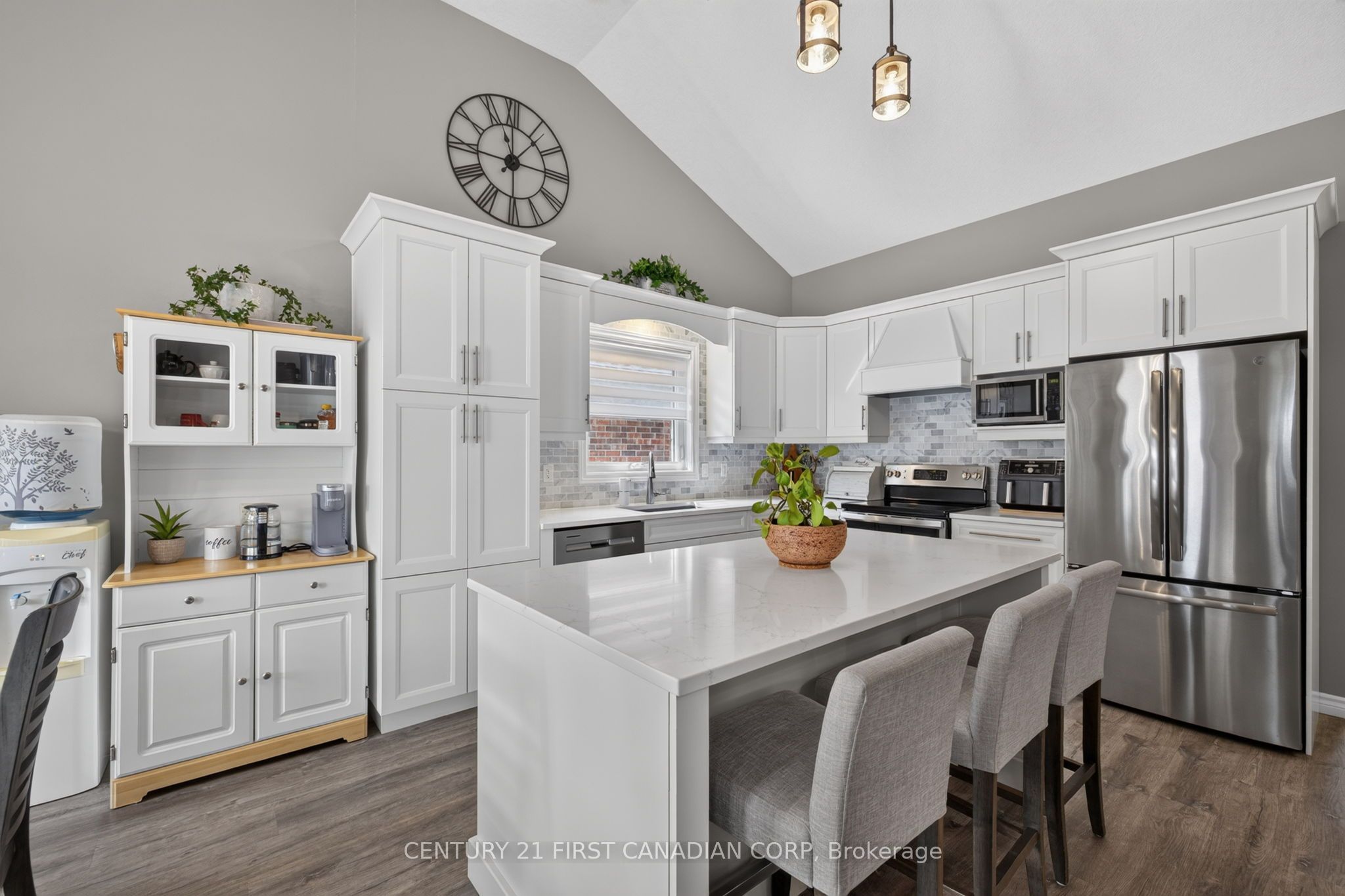 347 High Street Property Photo 14