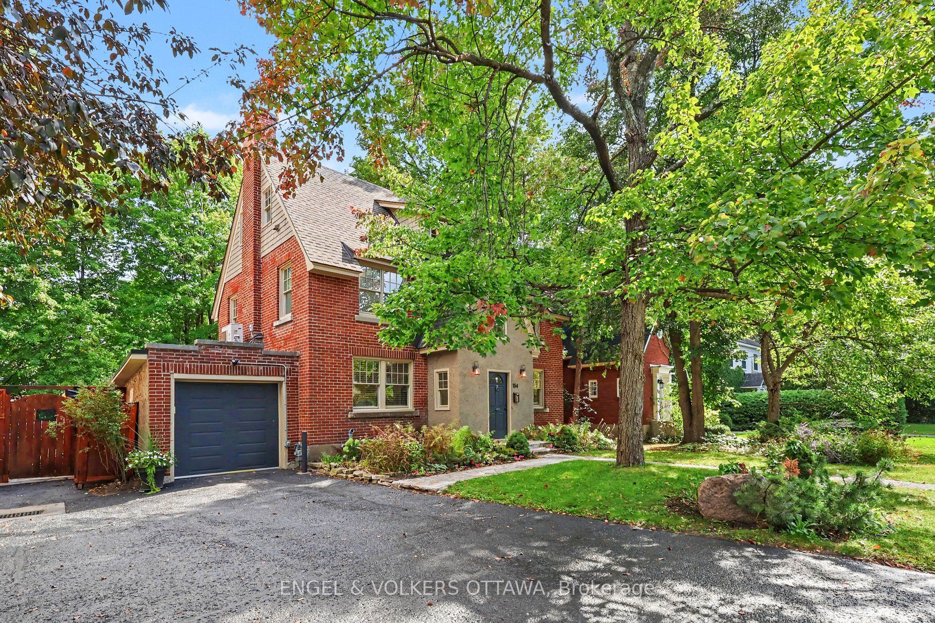 154 Acacia Avenue Property Photo 3
