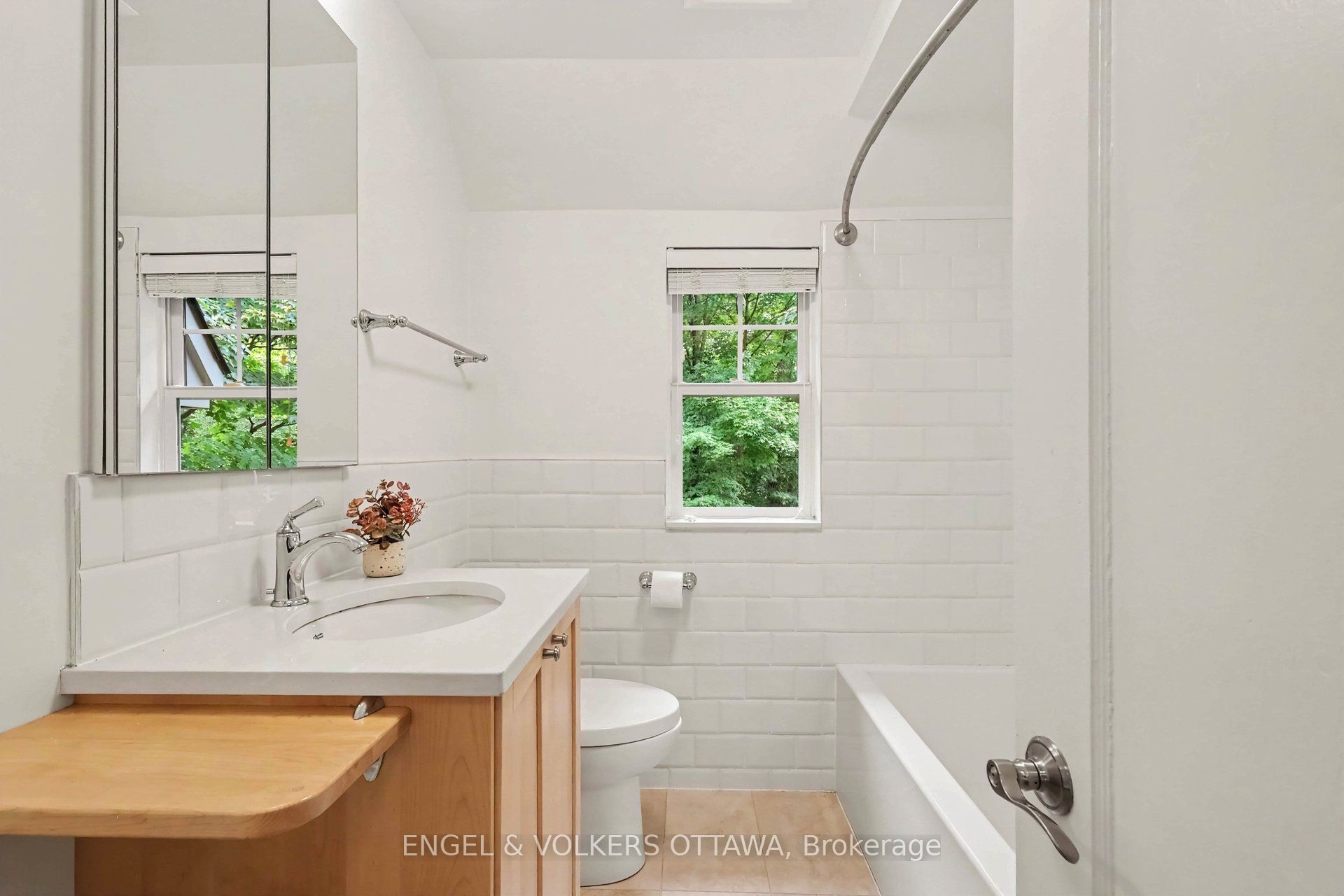 154 Acacia Avenue Property Photo 22