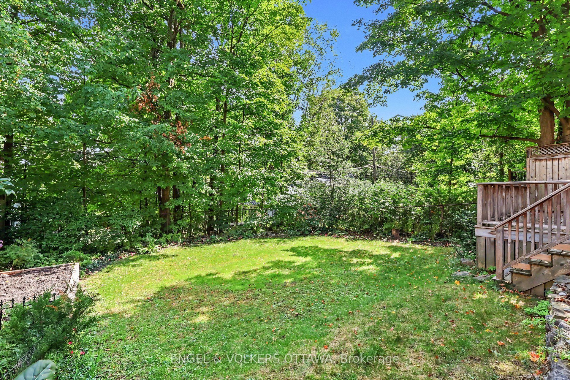 154 Acacia Avenue Property Photo 39