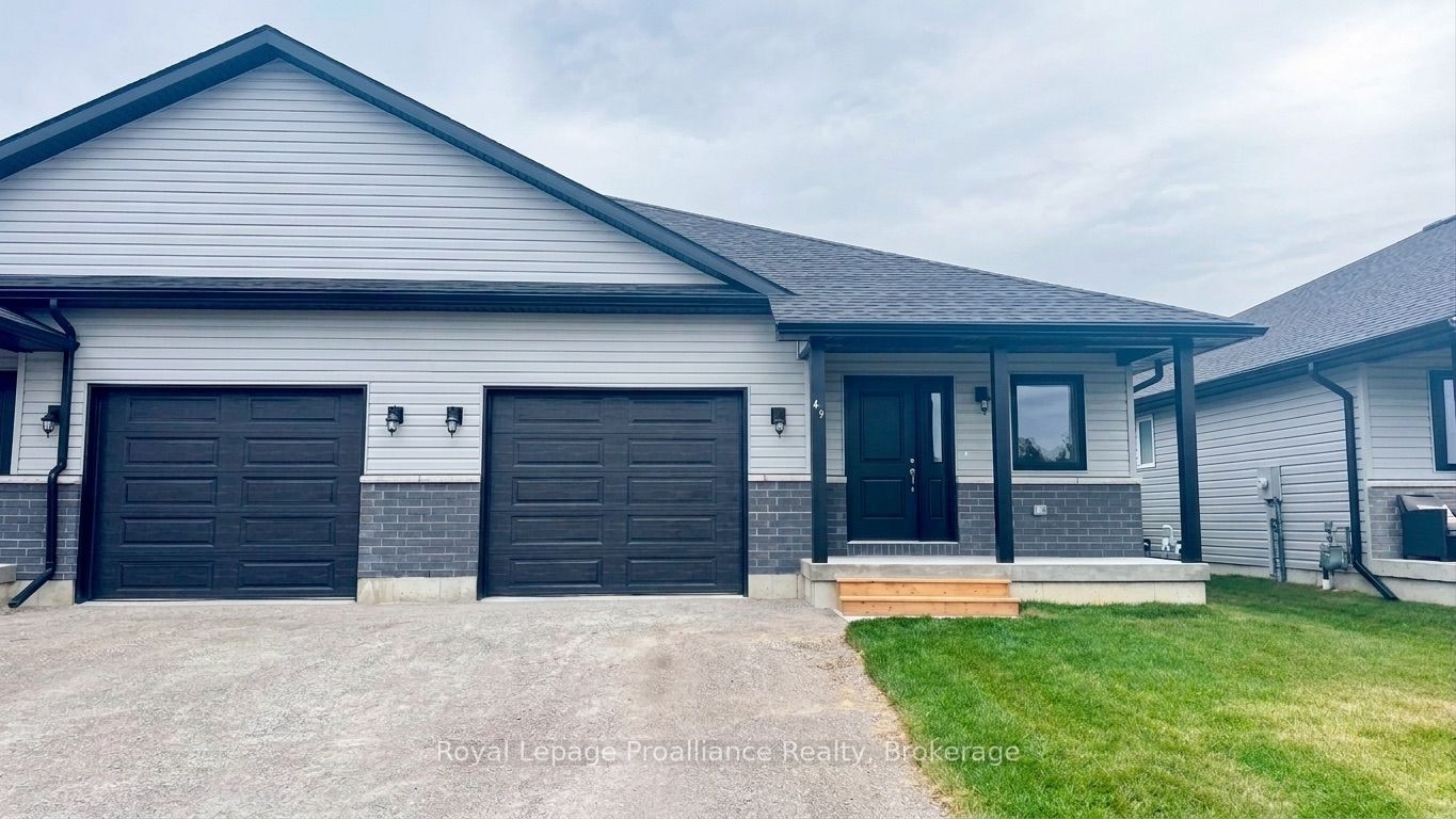 49 Mackenzie John Crescent Property Photo 1