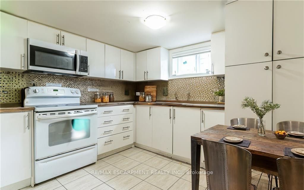609 Mohawk Road E 2 Property Photo 2