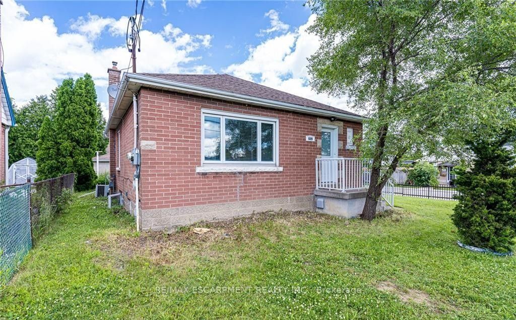 609 Mohawk Road E 2 Property Photo 8