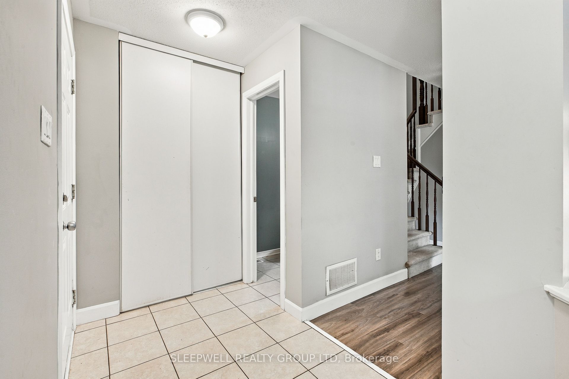 32 Moe Robillard Street Property Photo 4