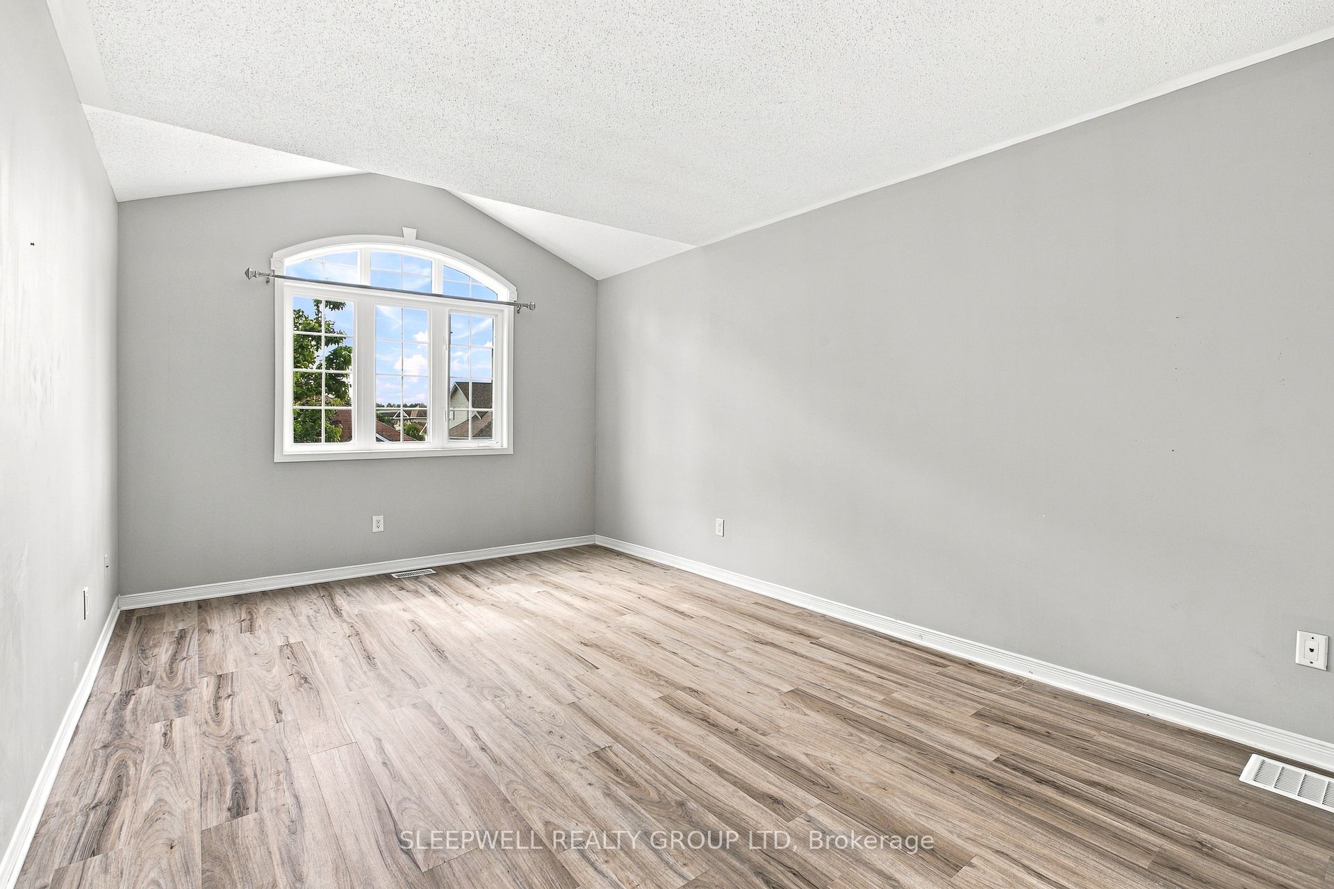 32 Moe Robillard Street Property Photo 14