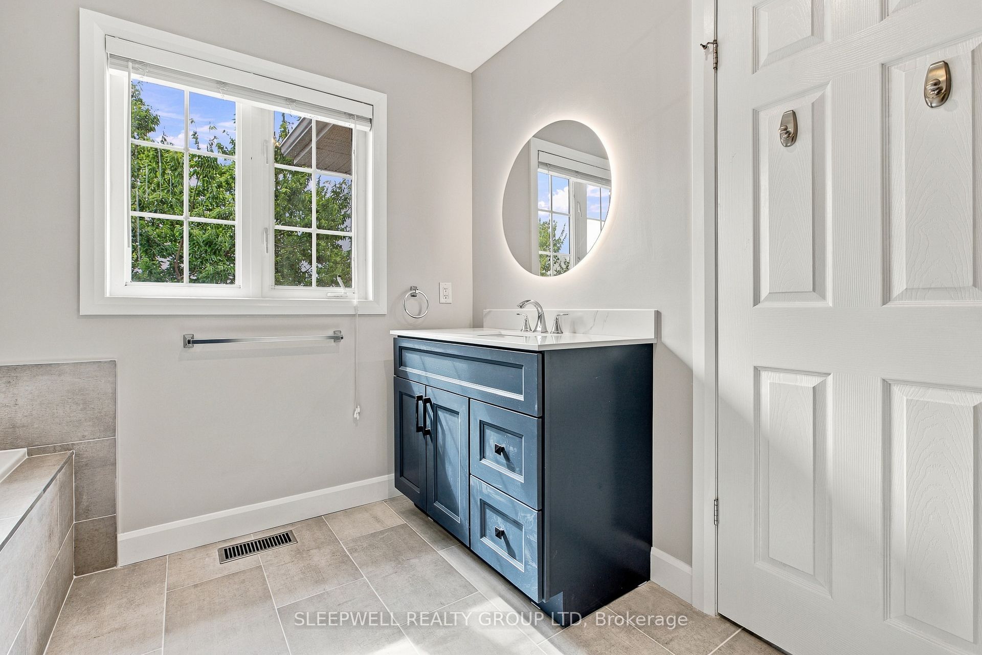 32 Moe Robillard Street Property Photo 17