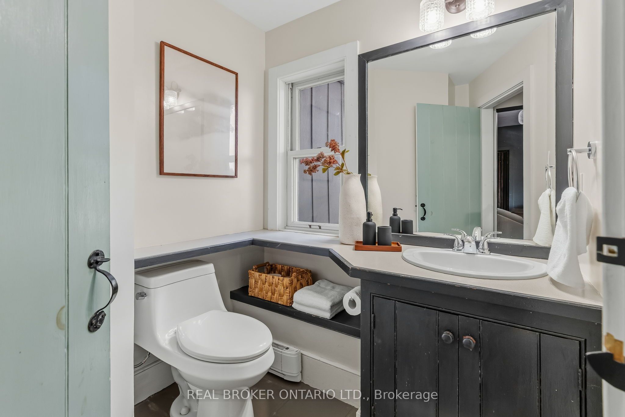 806 Richardson Road Property Photo 13