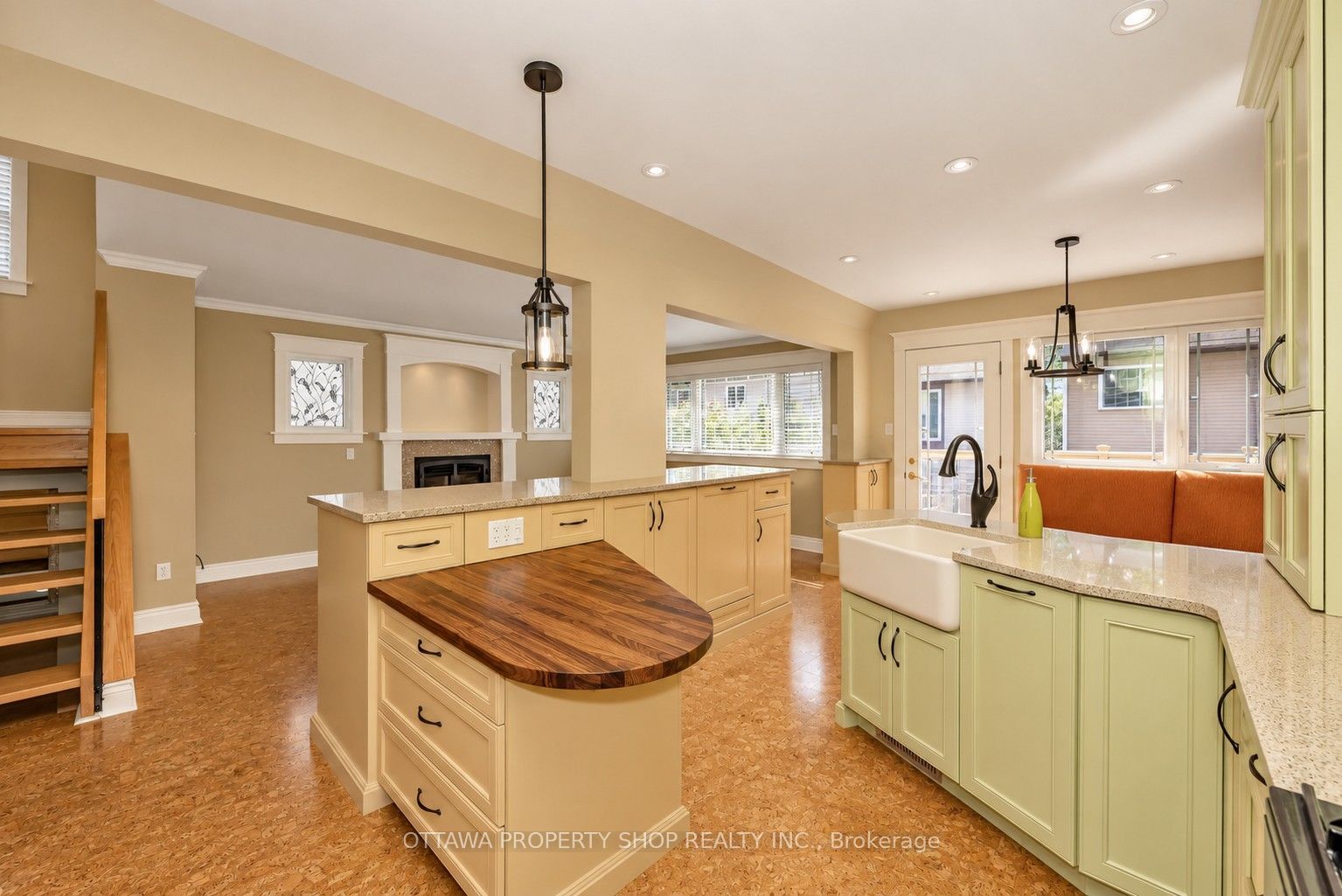 3146 Dumaurier Avenue Property Photo 11