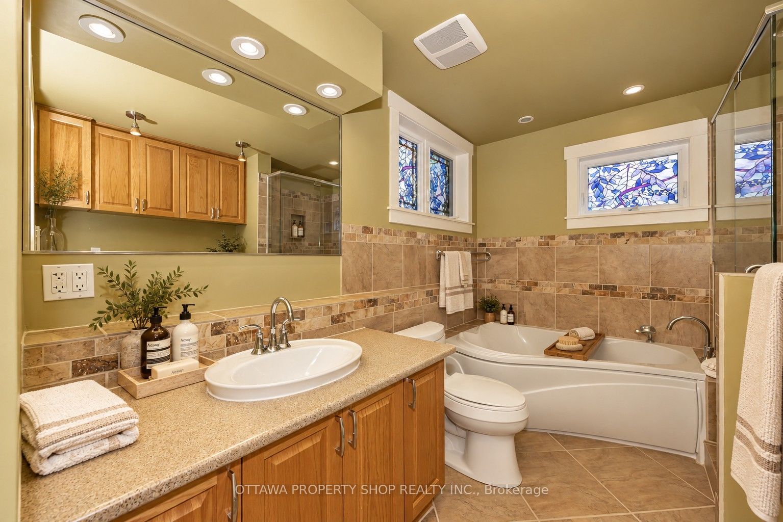 3146 Dumaurier Avenue Property Photo 21