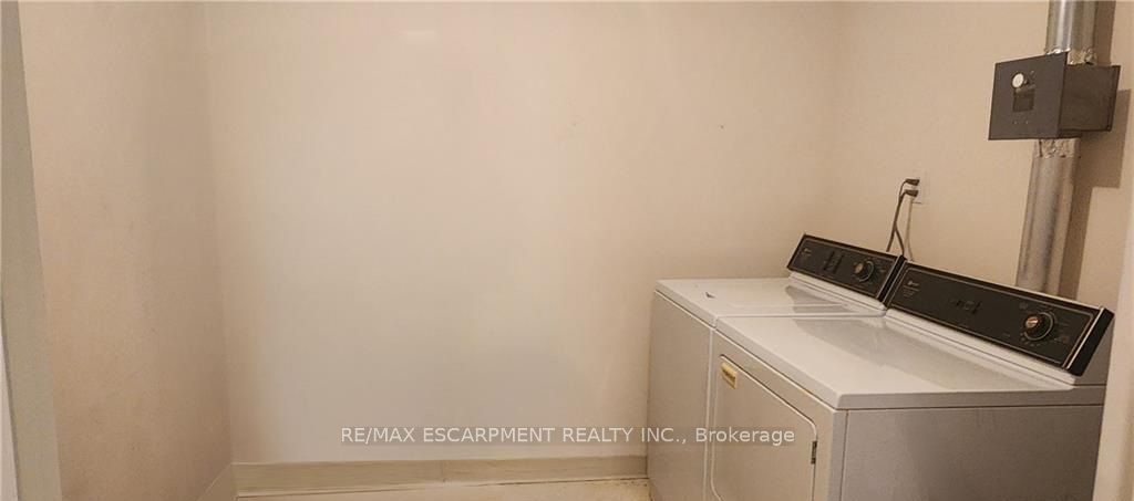 19 Lake Avenue S 204 Property Photo 16