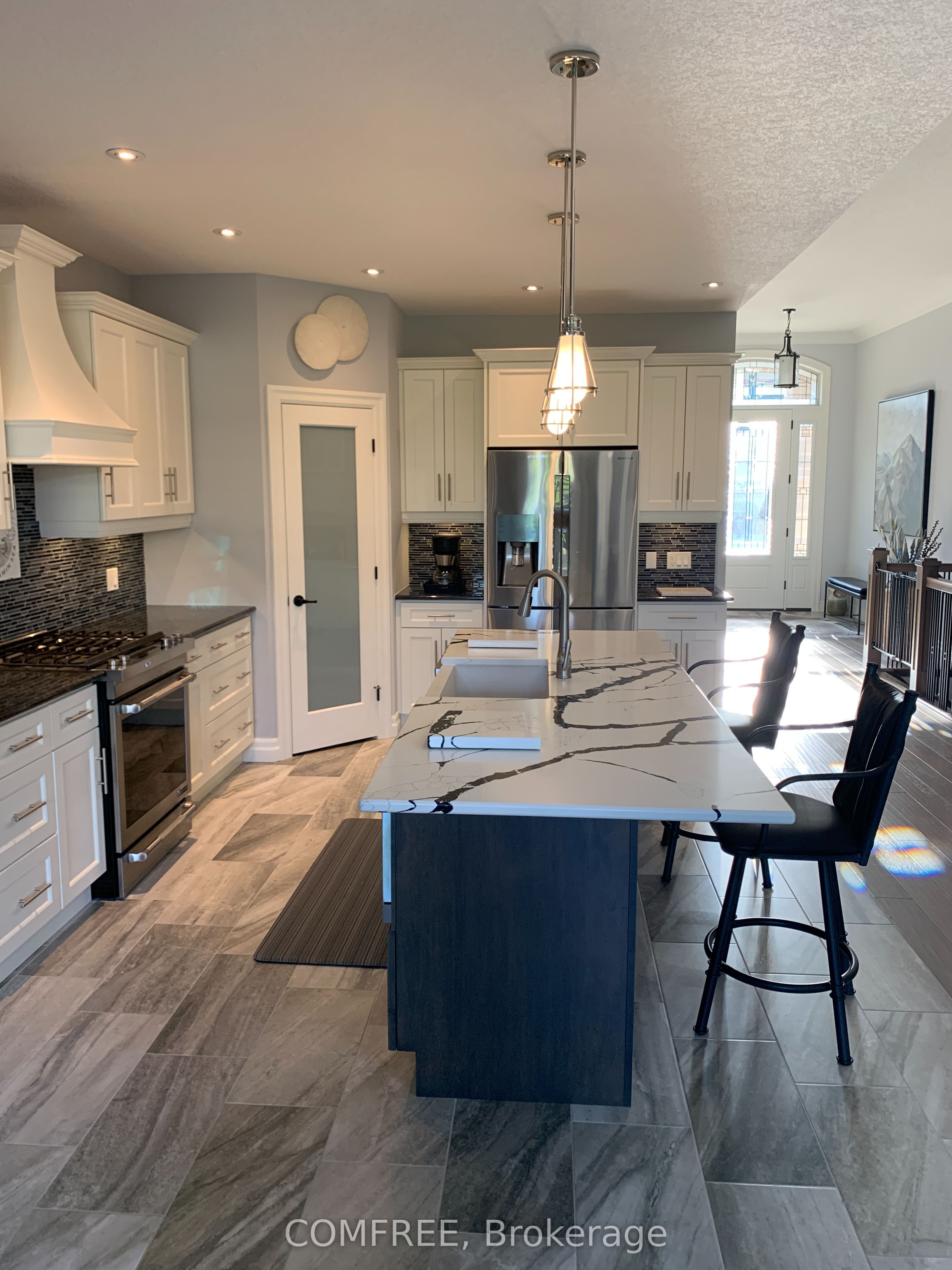 100 Parkview Drive Property Photo 16