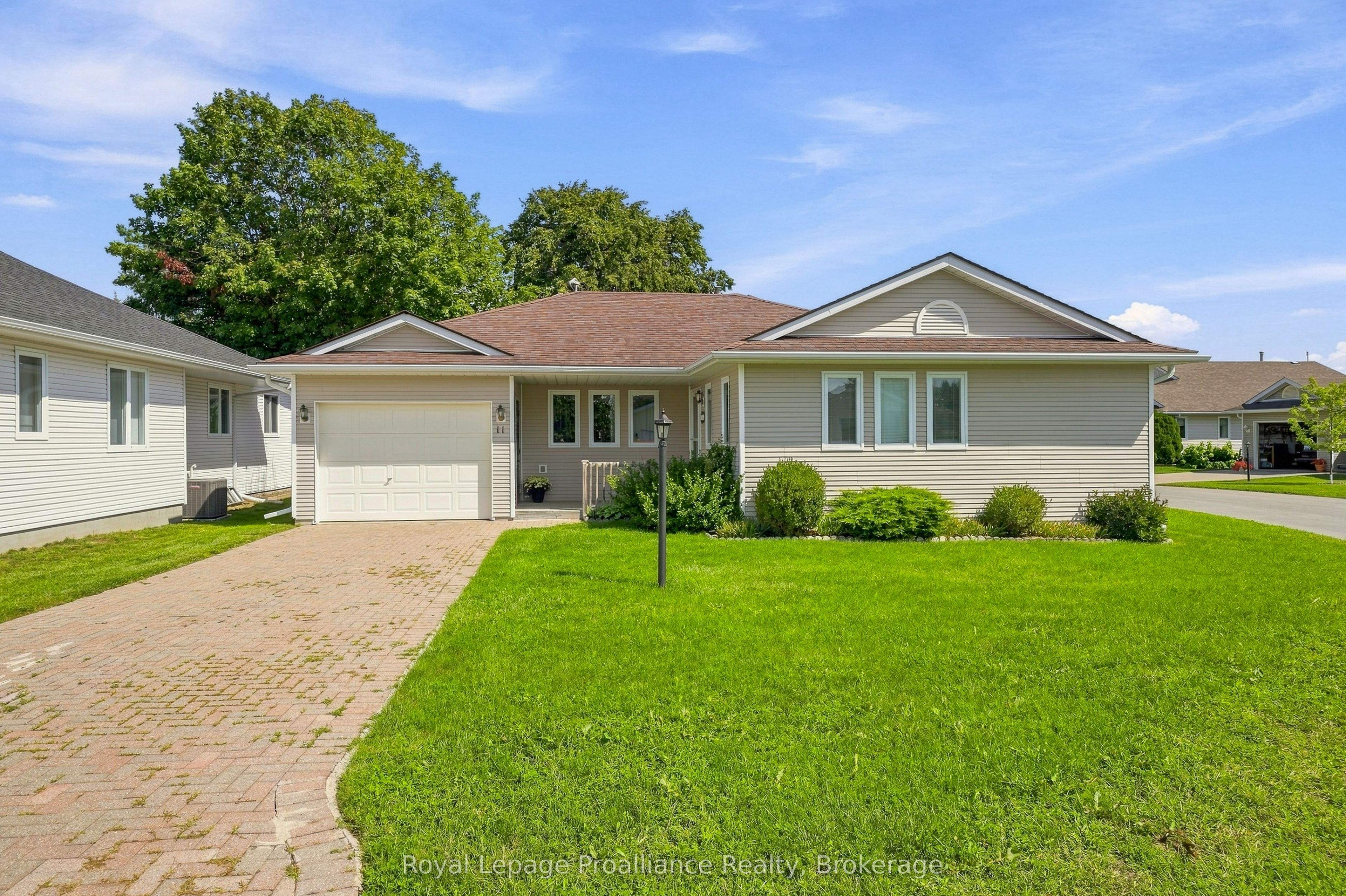 11 Monroe Court Property Photo 1