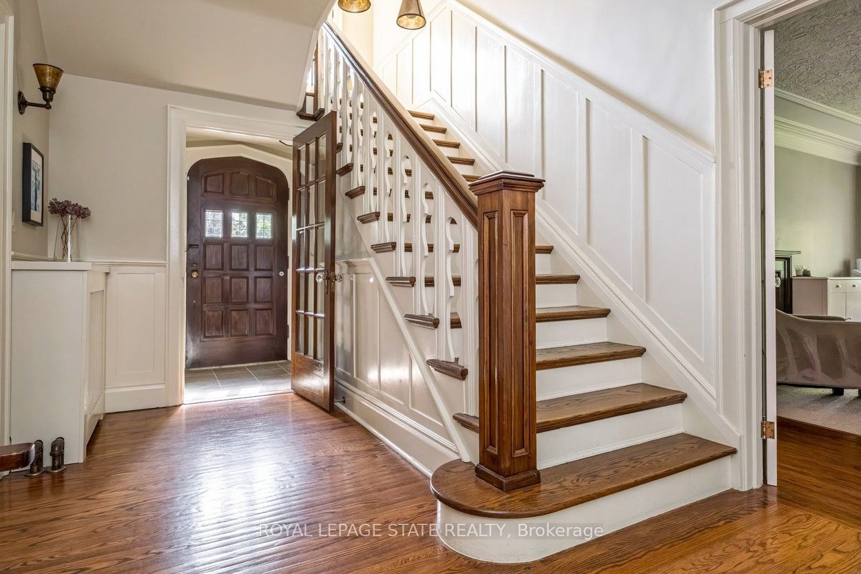 2 Oak Knoll Drive Property Photo 3