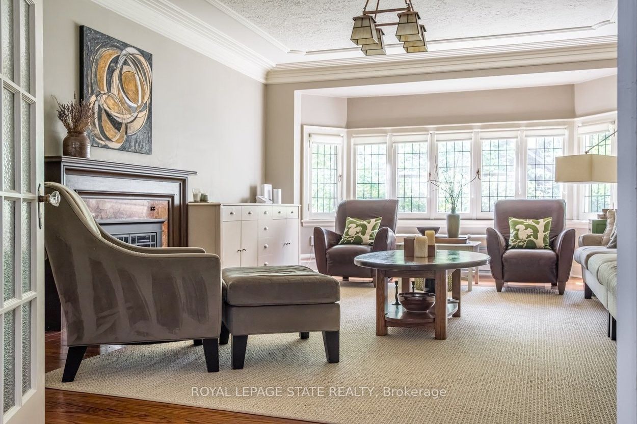 2 Oak Knoll Drive Property Photo 6
