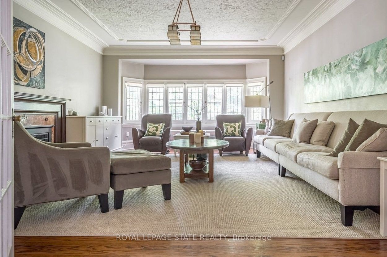 2 Oak Knoll Drive Property Photo 7